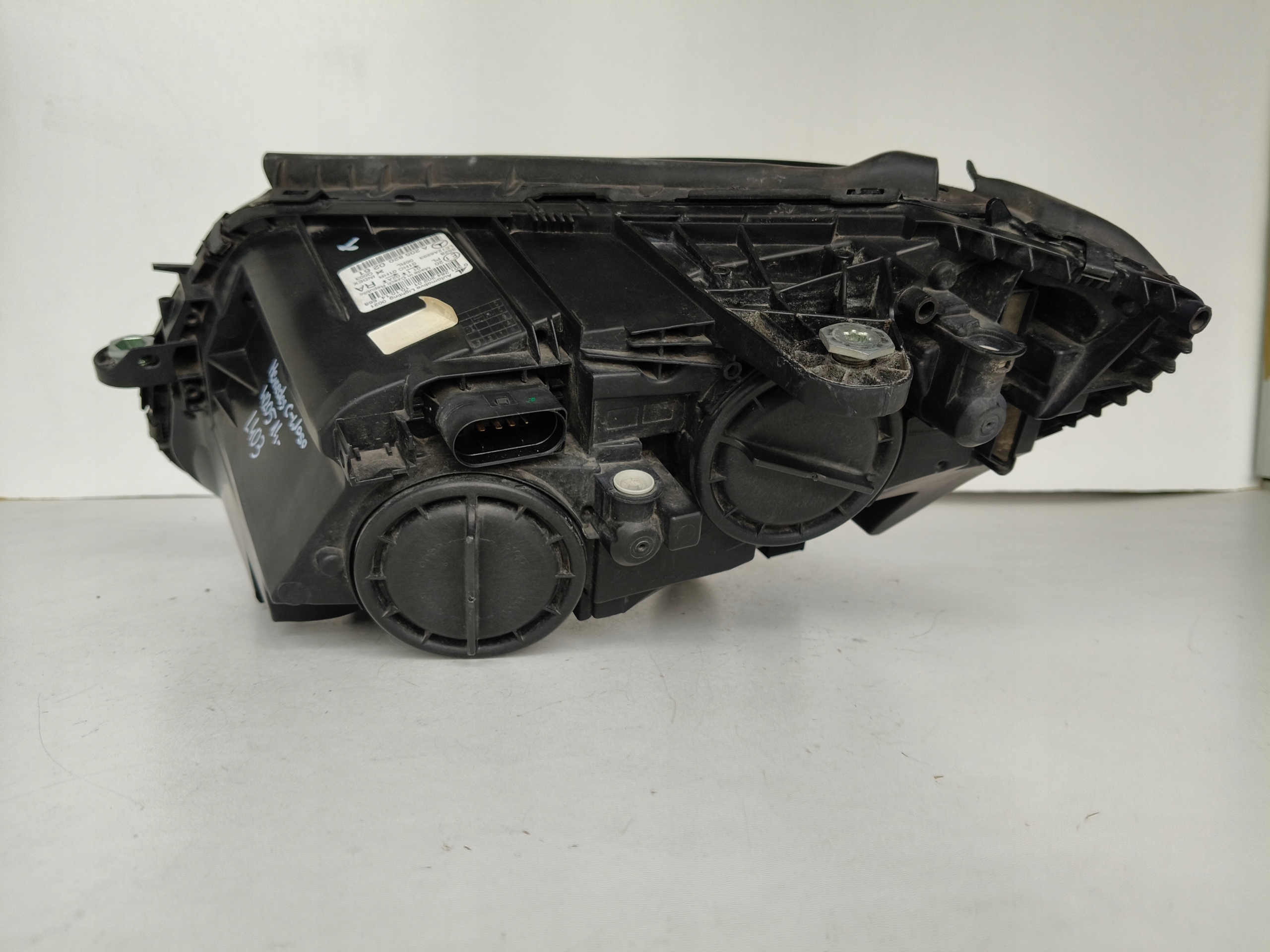 light right REFLEKTOR MERCEDES C-KLASA W205 14-18