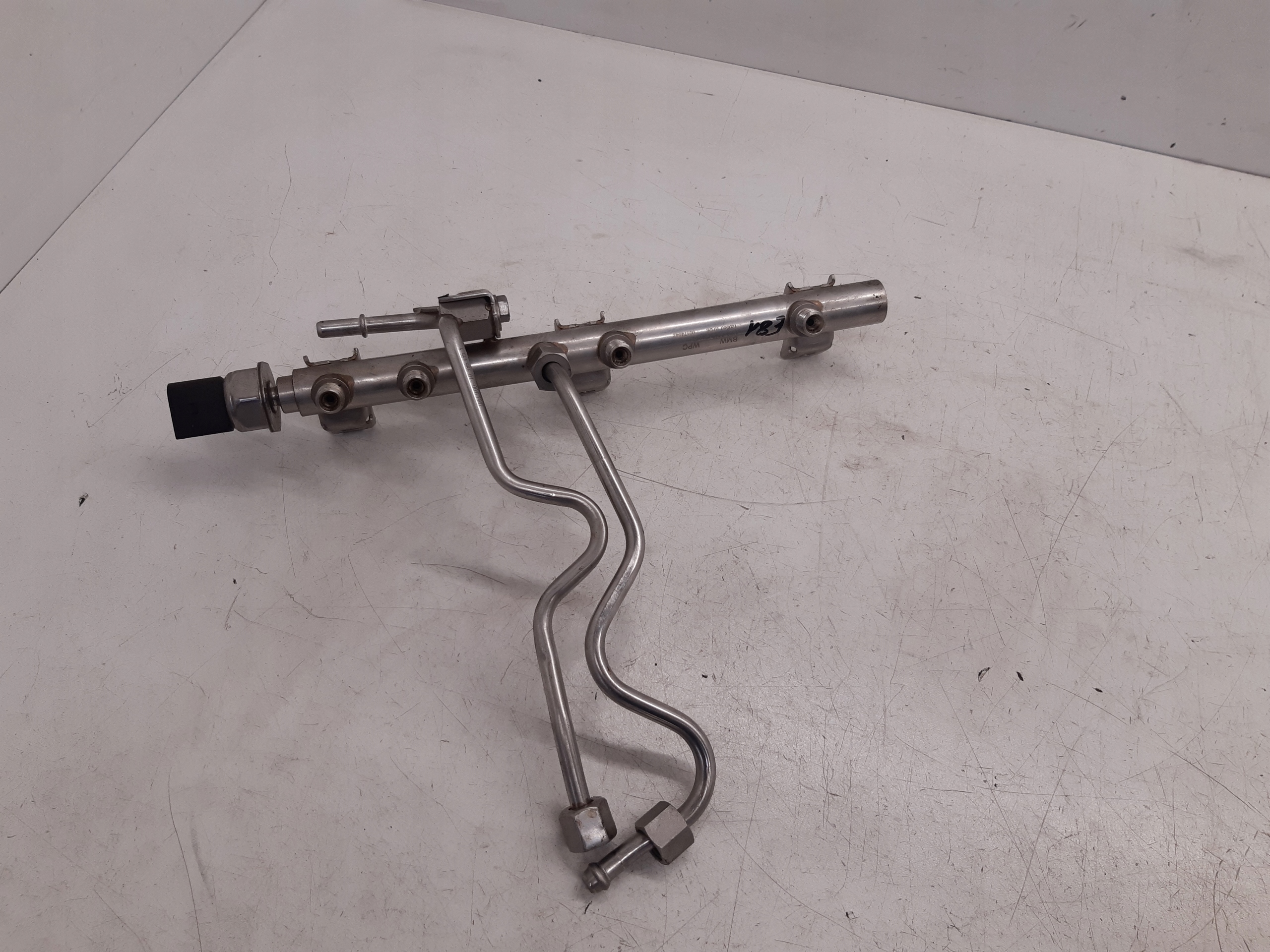 kraftstoffverteiler einspritzleiste sensor 7562474 BMW E81
