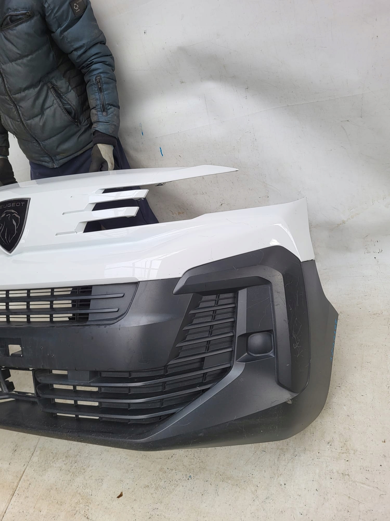 ALFA ROMEO STELVIO 16-> bumper front front washer PDC
