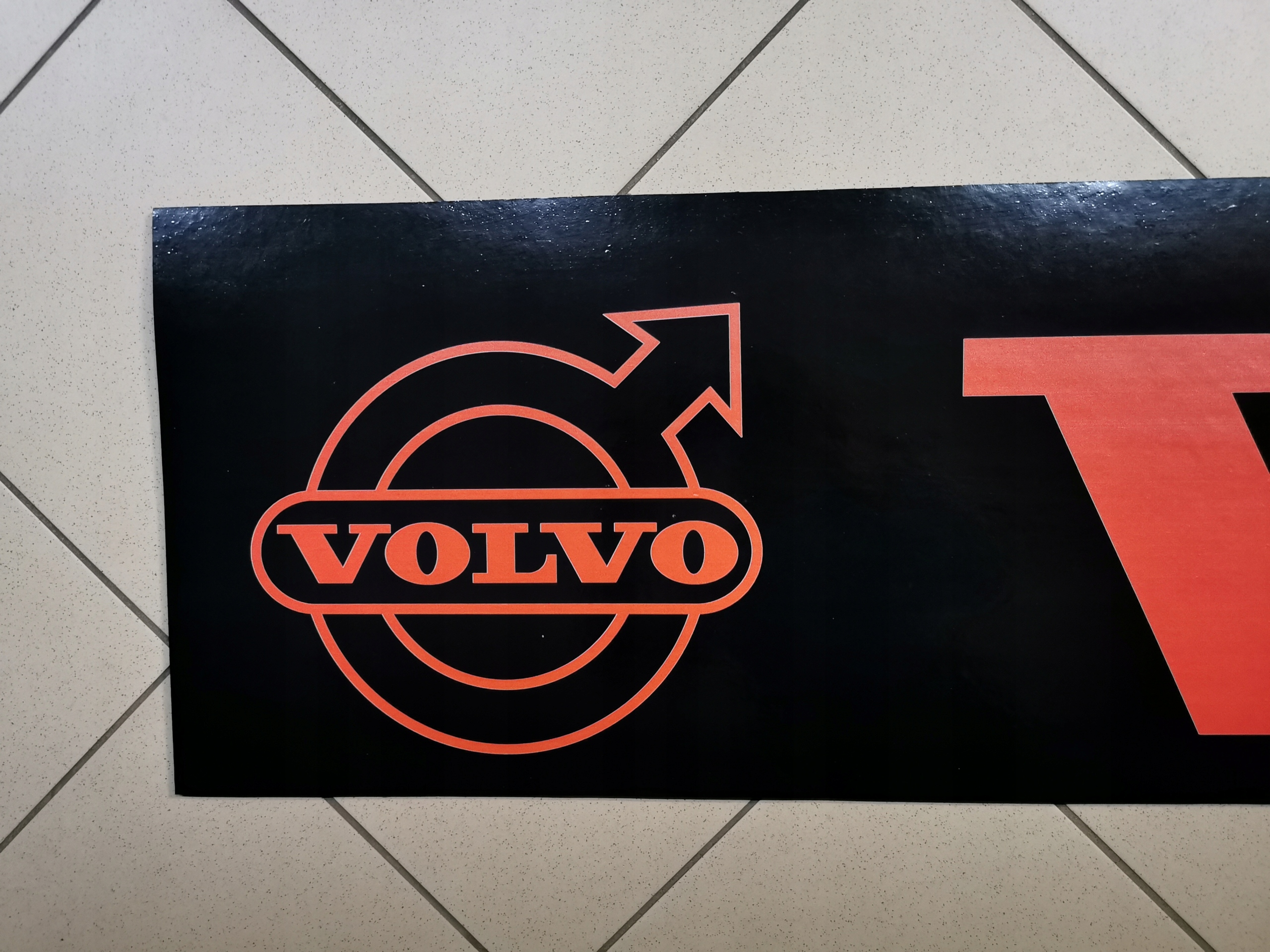 Chlapacz fartuch naczepy przyczepy VOLVO czerwony Installation side Rear