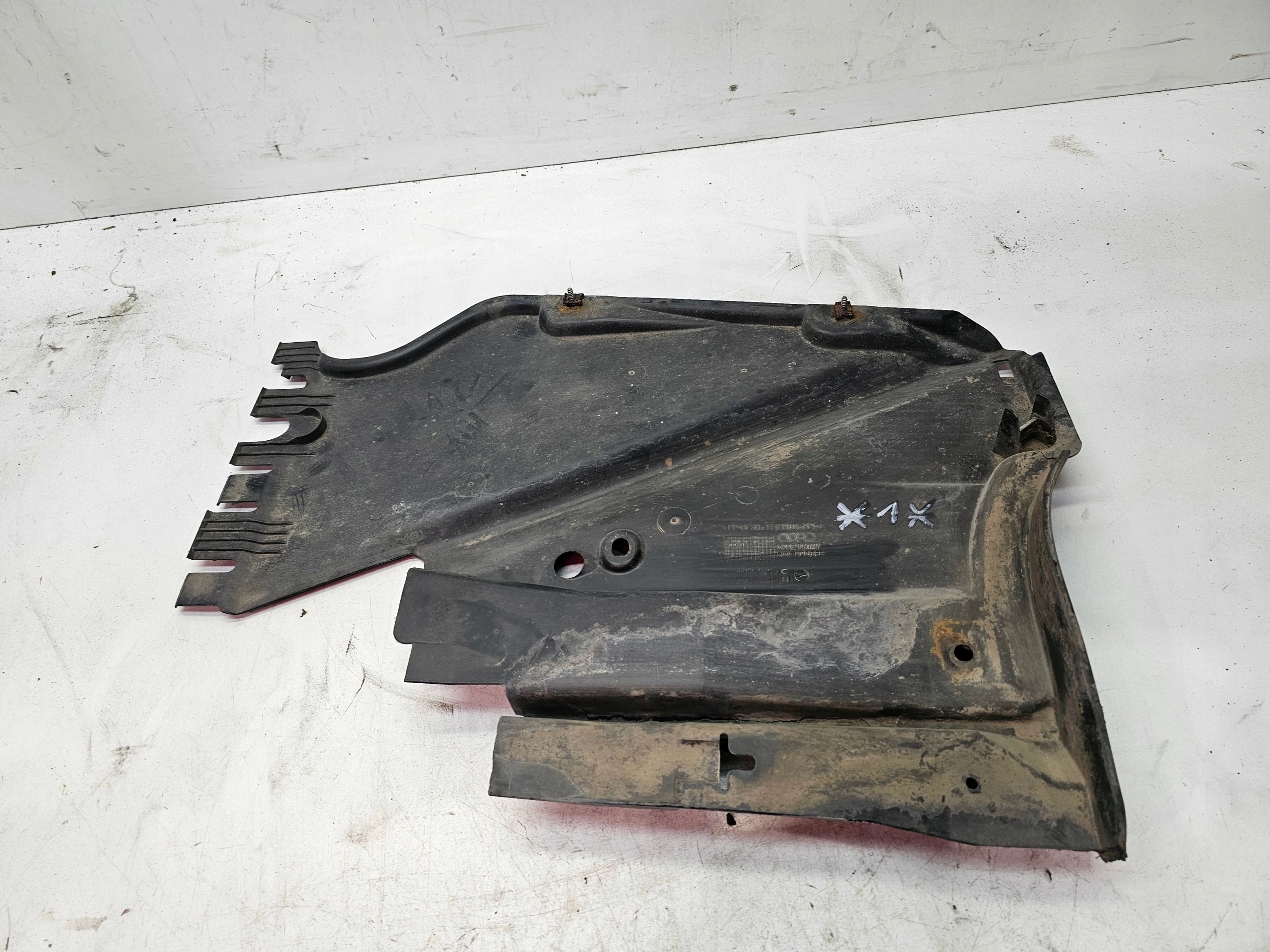cover chassis AUDI A5 8T CABRIO left rear part 8F0825215B
