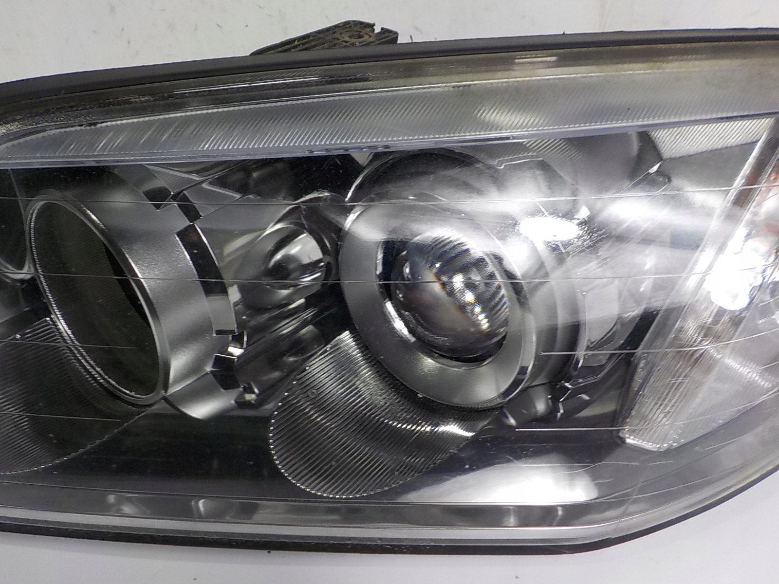 CHEVROLET CAPTIVA light left front front UK