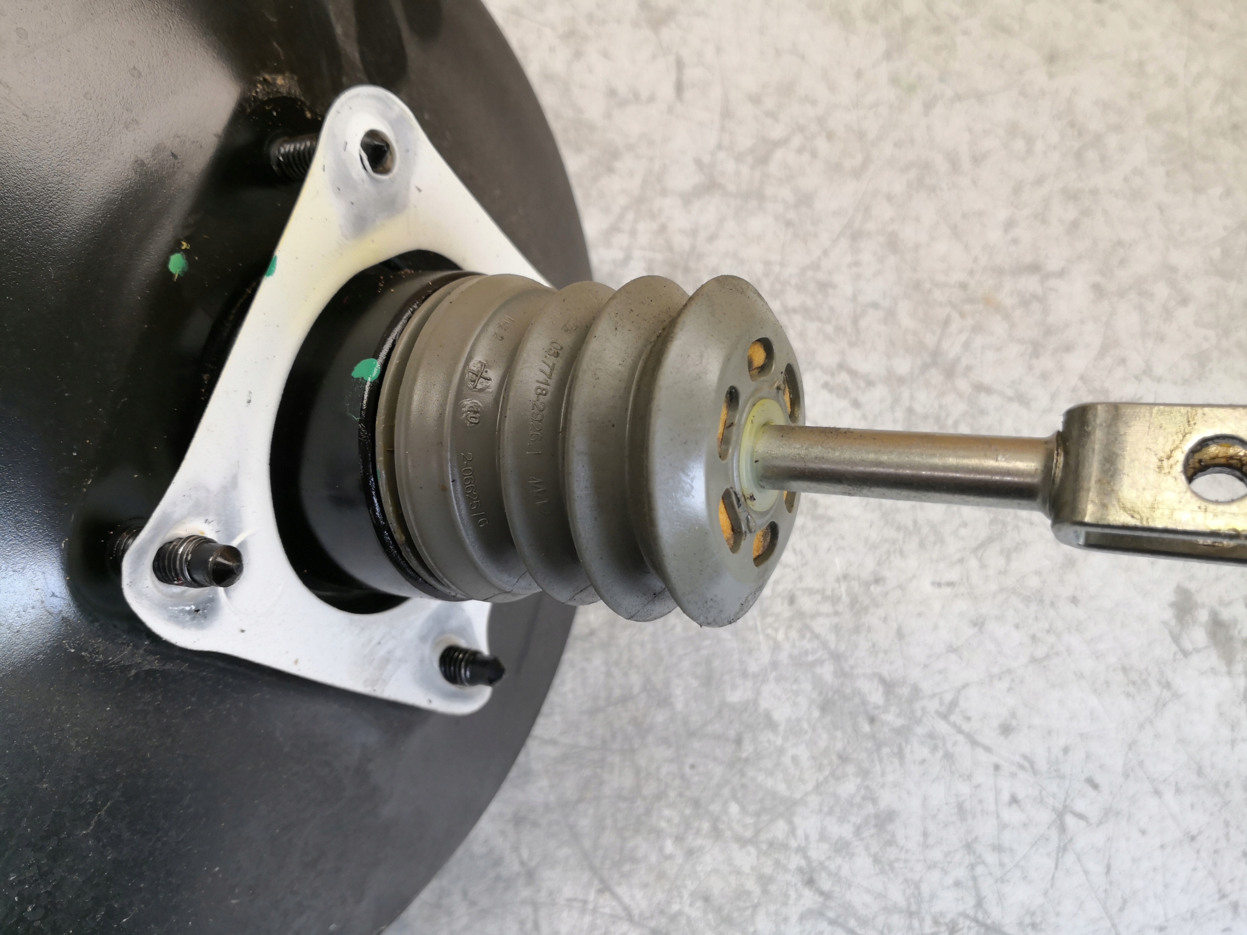 Servo bremsen DACIA SANDERO 472105194R