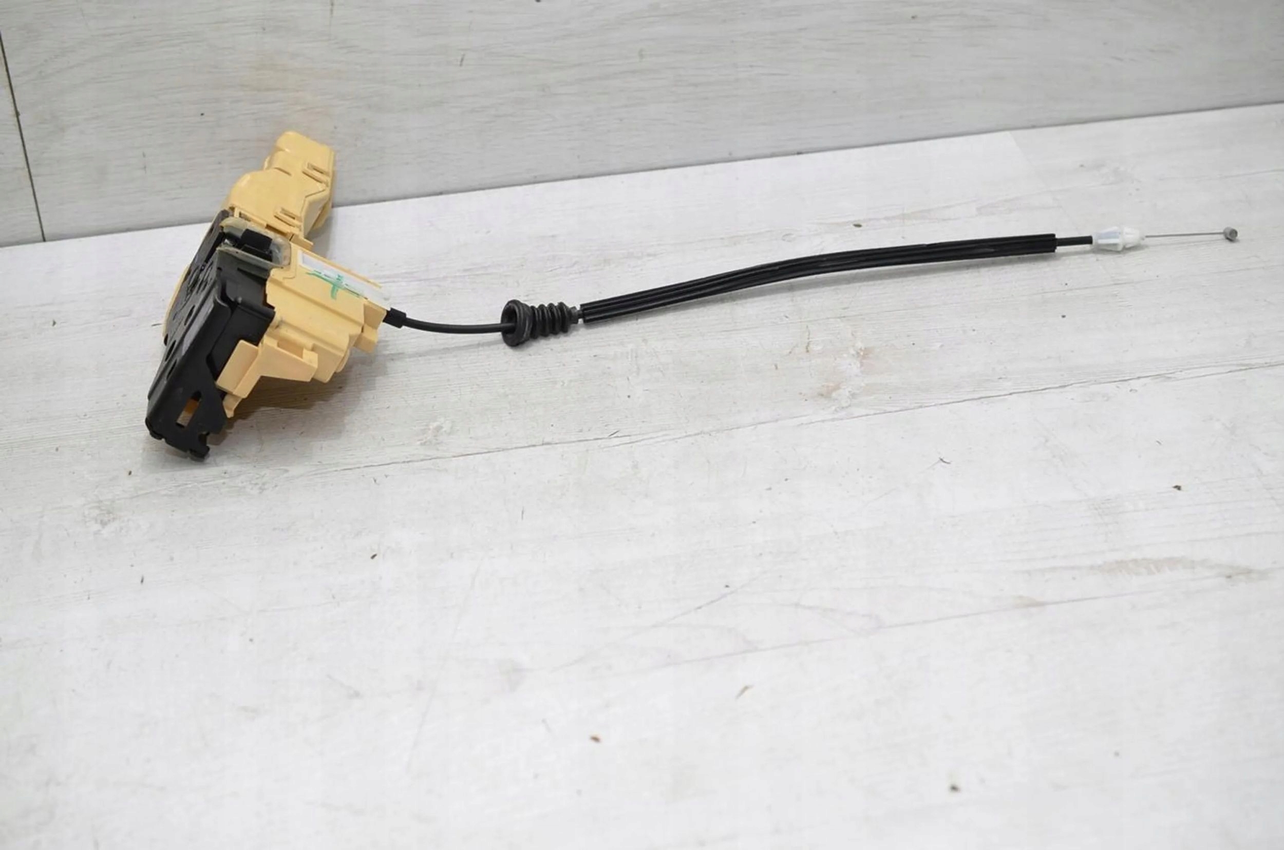 Alfa Romeo Giulia 2021 front side left lock door