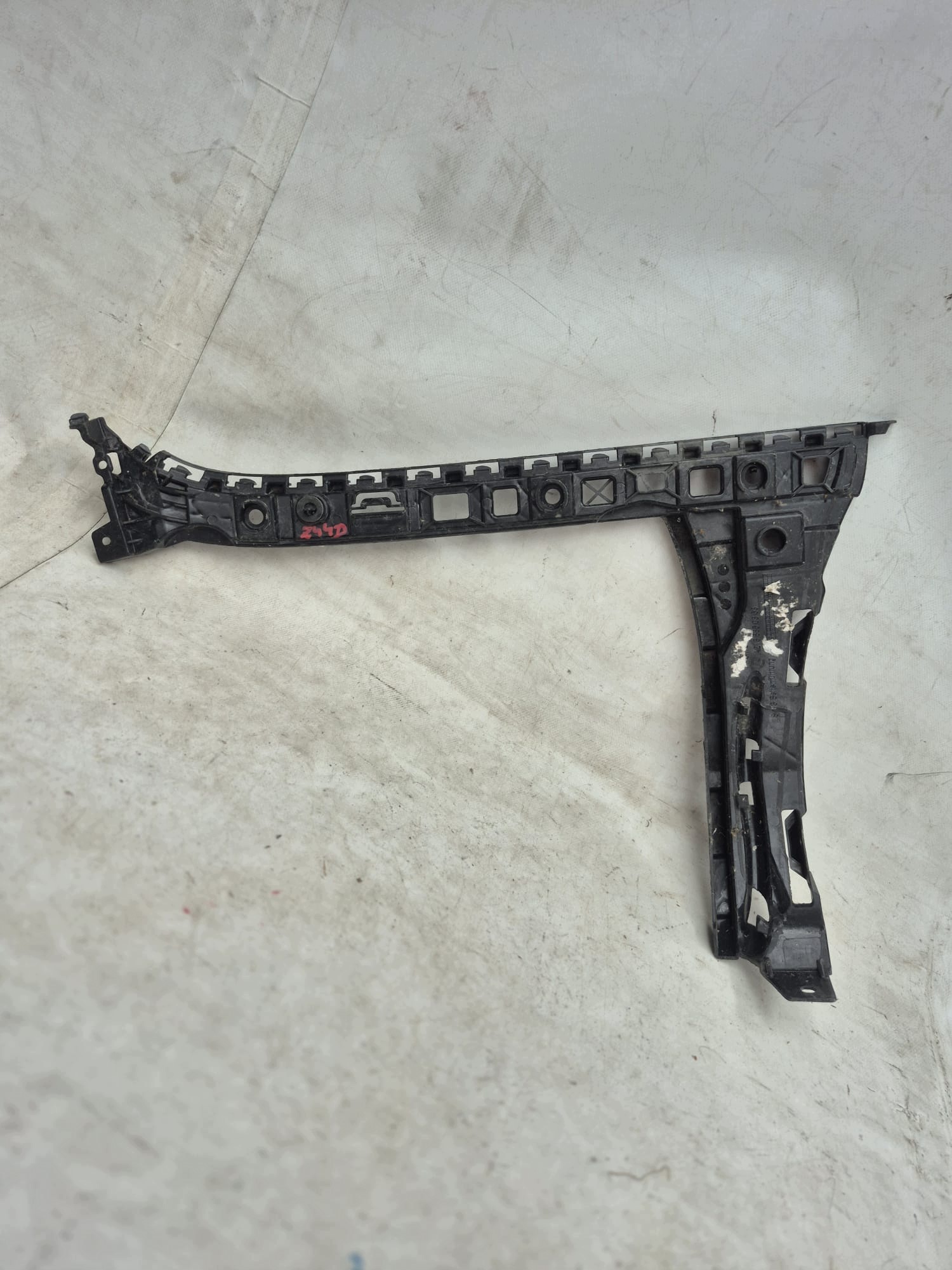 MERCEDES E-KLASA W213 support holder left rear part rear. A2138850363