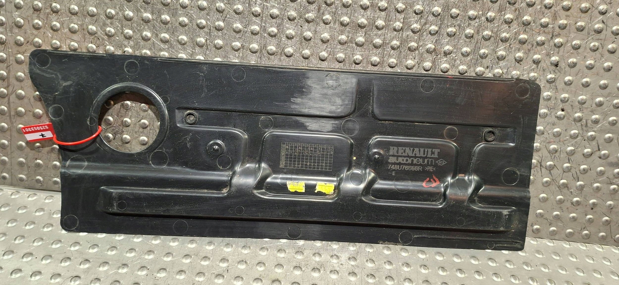 cover chassis left 748U76666R RENAULT CLIO V 2019