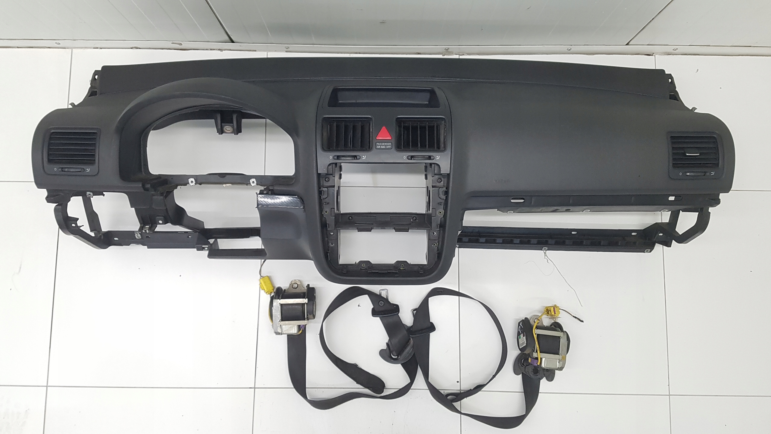 dashboard instrument panel VOLKSWAGEN GOLF 5