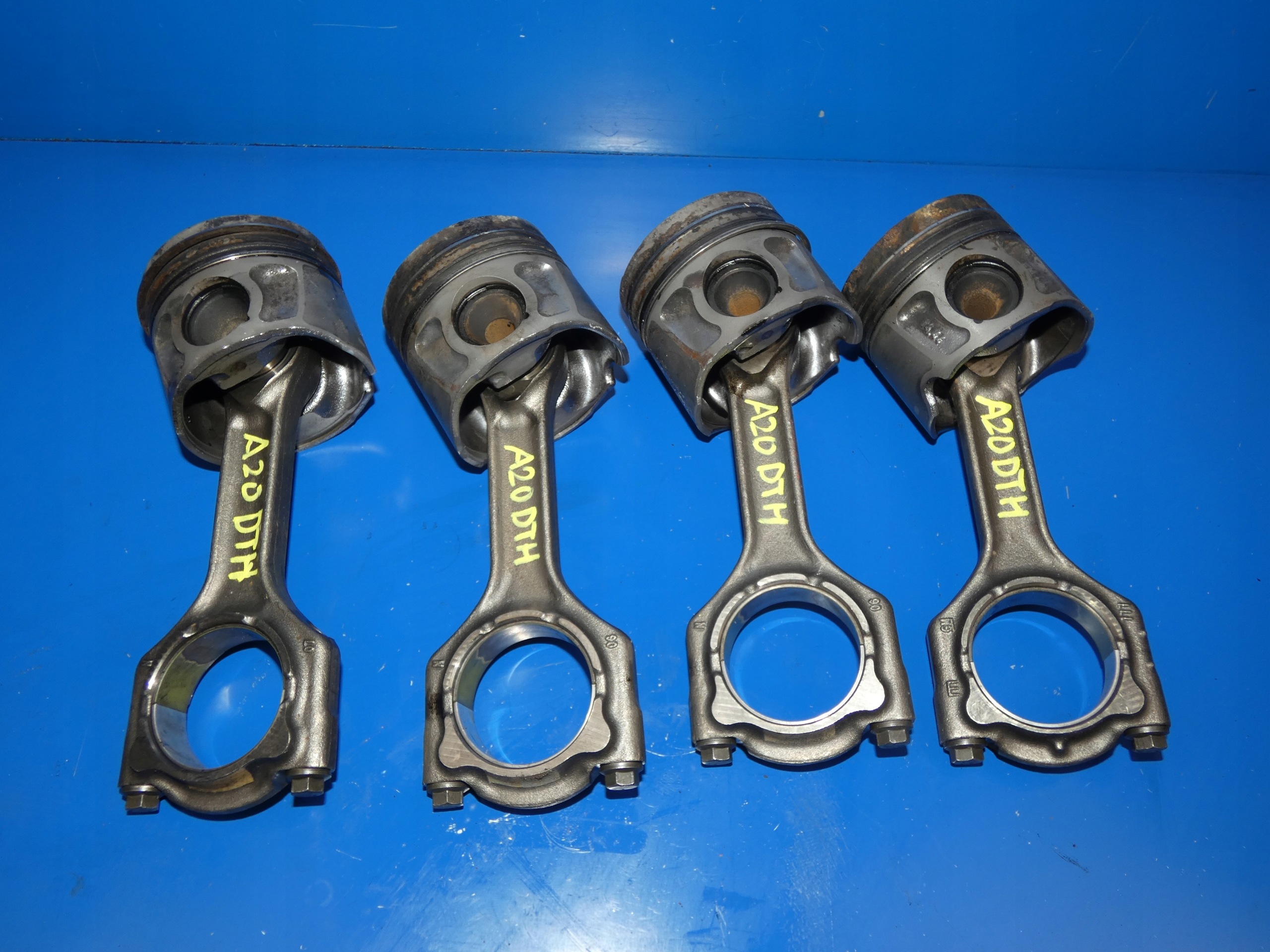 OPEL INSIGNIA A ASTRA J ZAFIRA C 2.0 CDTI A20DTH piston + connecting rod