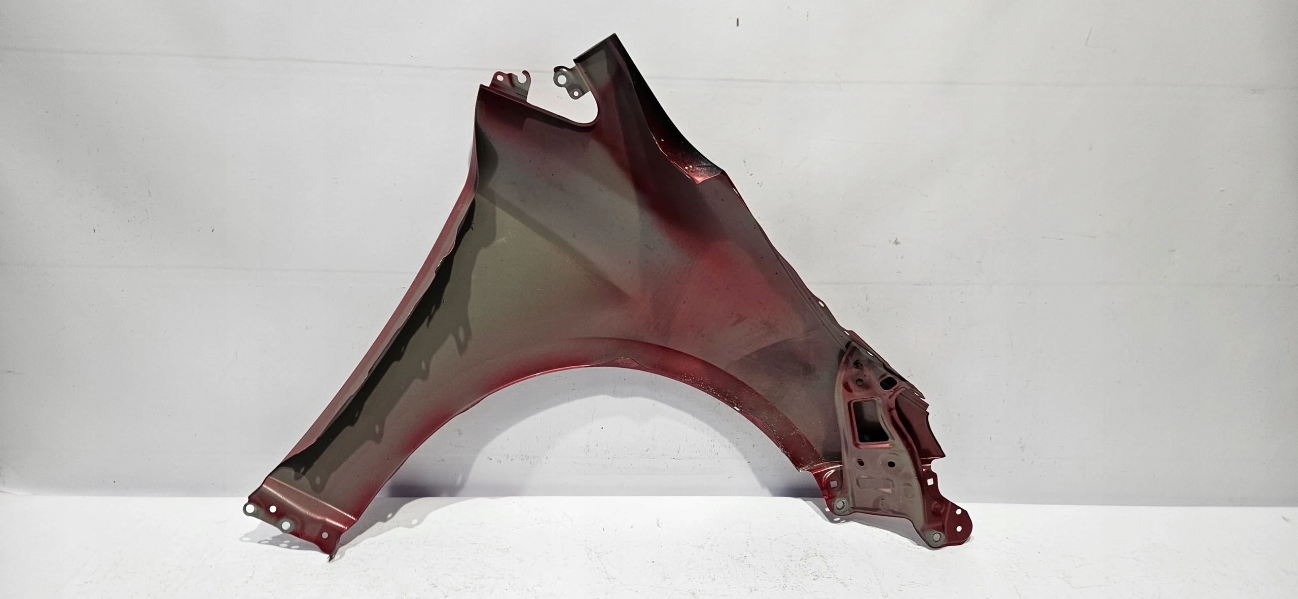 fender left front TOYOTA COROLLA E21 HB KOMBI 19