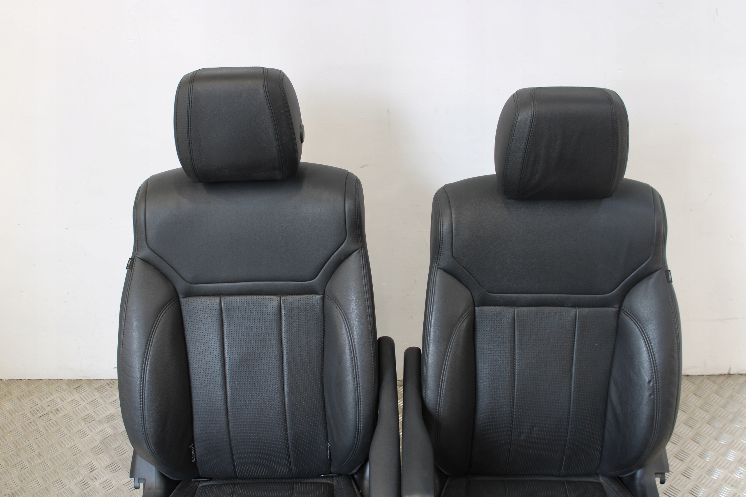 seats front left + right front LAND ROVER DISCOVERY V 5 L462