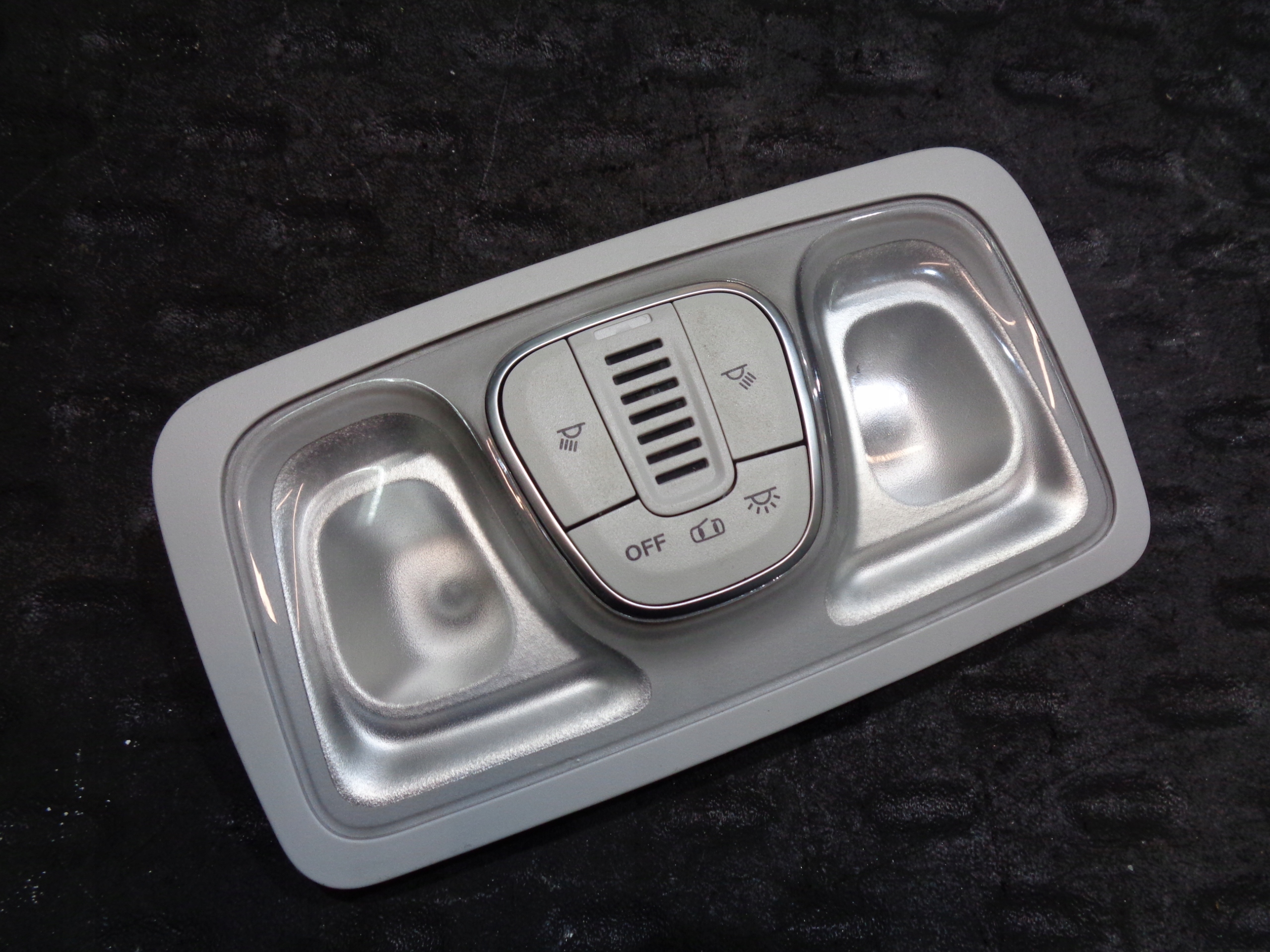 OSWIETLENIE KABINY FIAT 500L