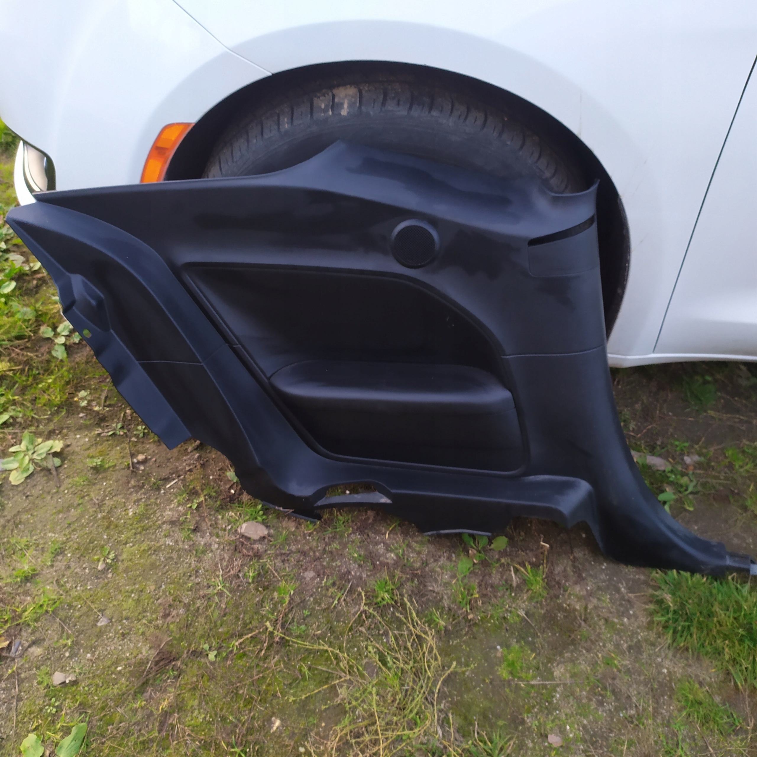 Dodge Challenger задня обробка