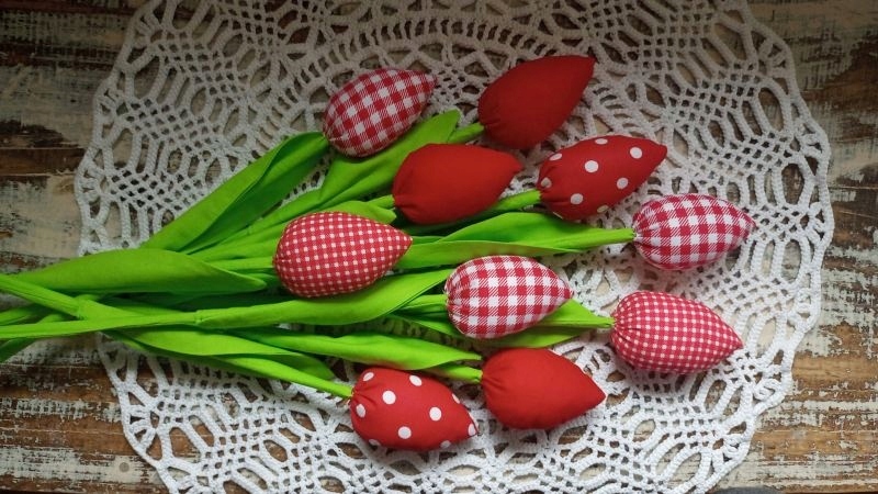 TULIPANY Z MATERIAŁU 35 cm, BUKIET 10 sztuk Marka Nutka Nostalgii