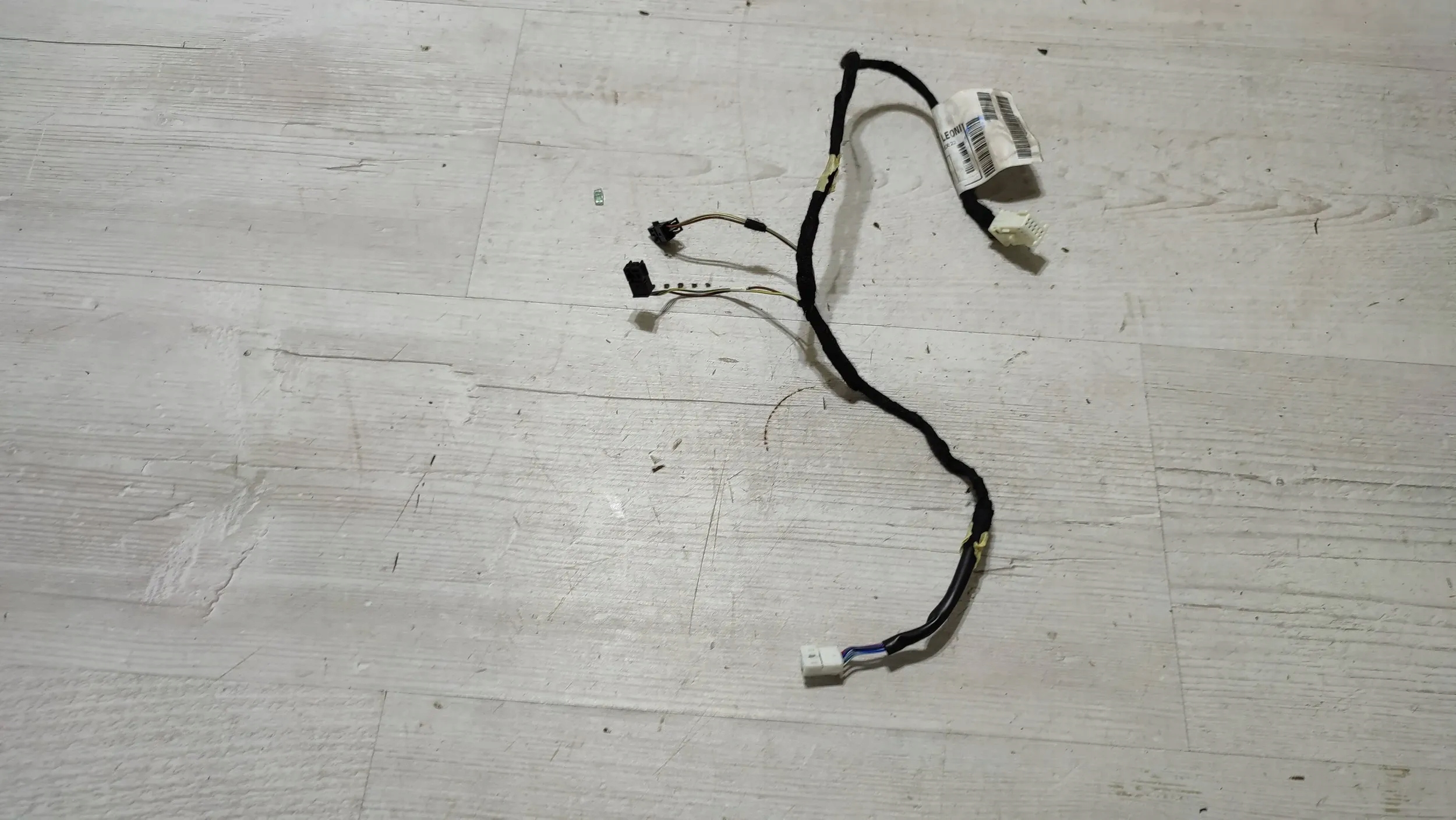 Mercedes-Benz A-classa W176 rear part side right bundle przewodow door