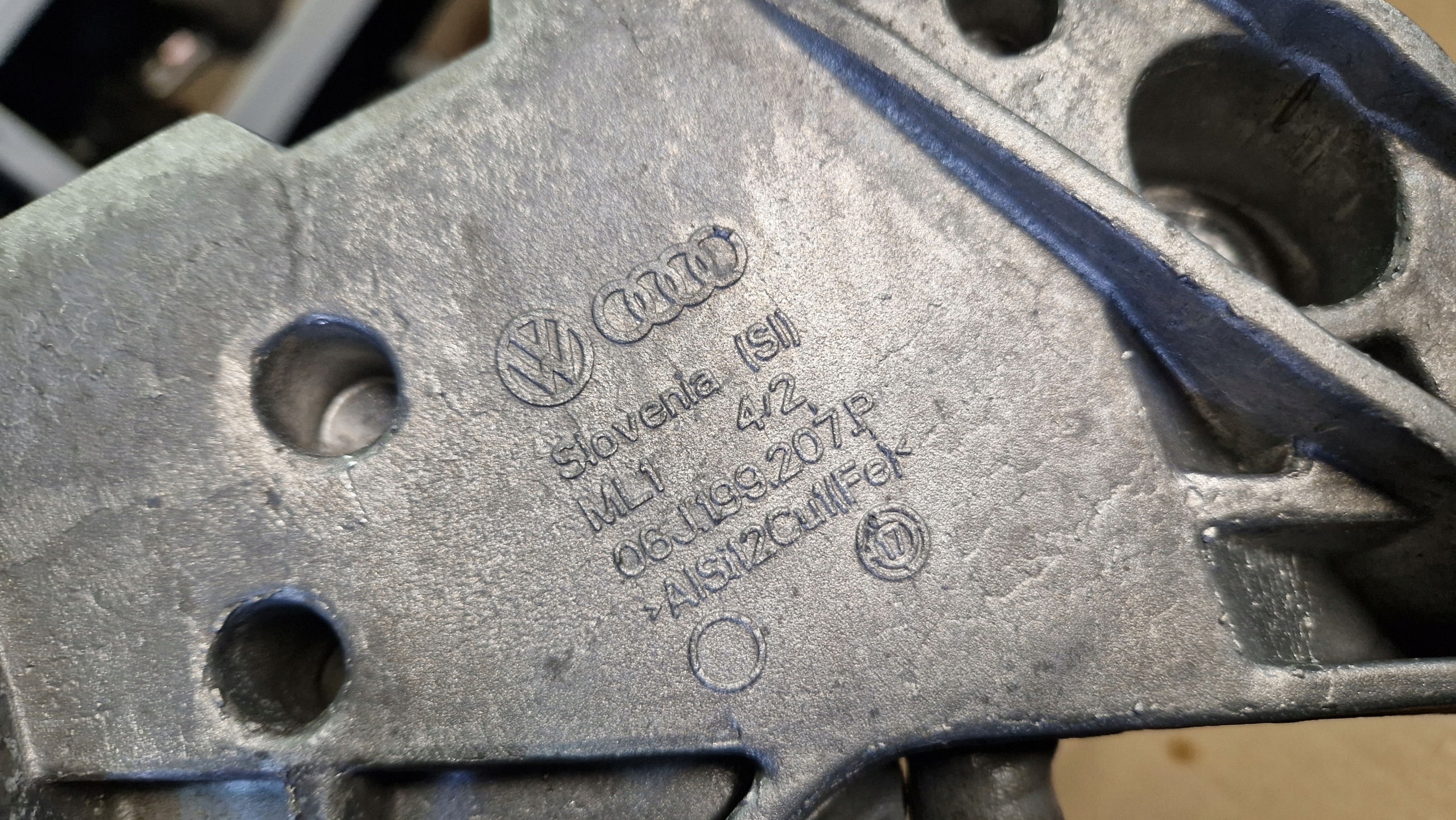 engine mount 06J199207P VW AUDI SKODA as new
