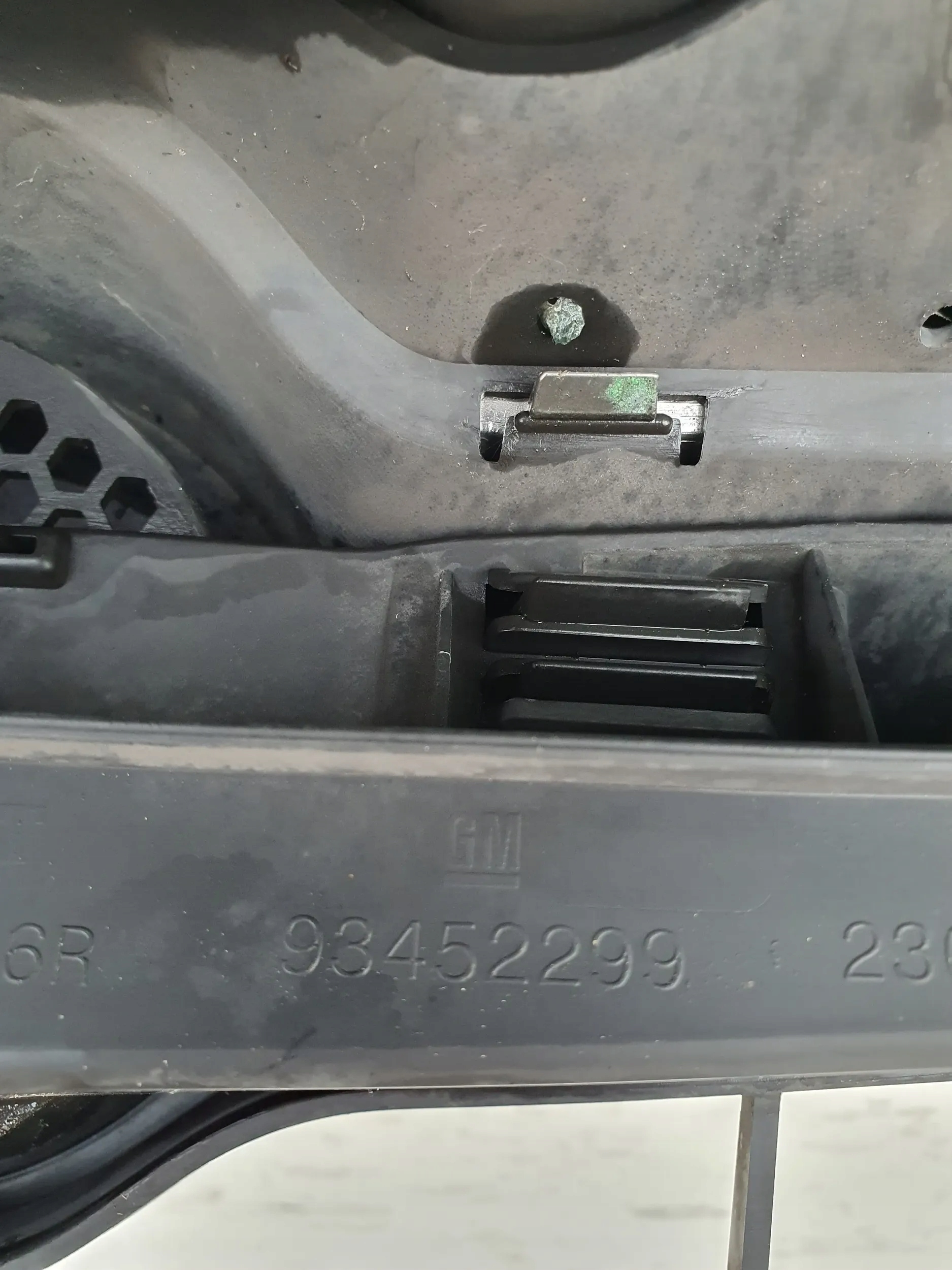 opel Vivaro II 93452299 решетка радиатора