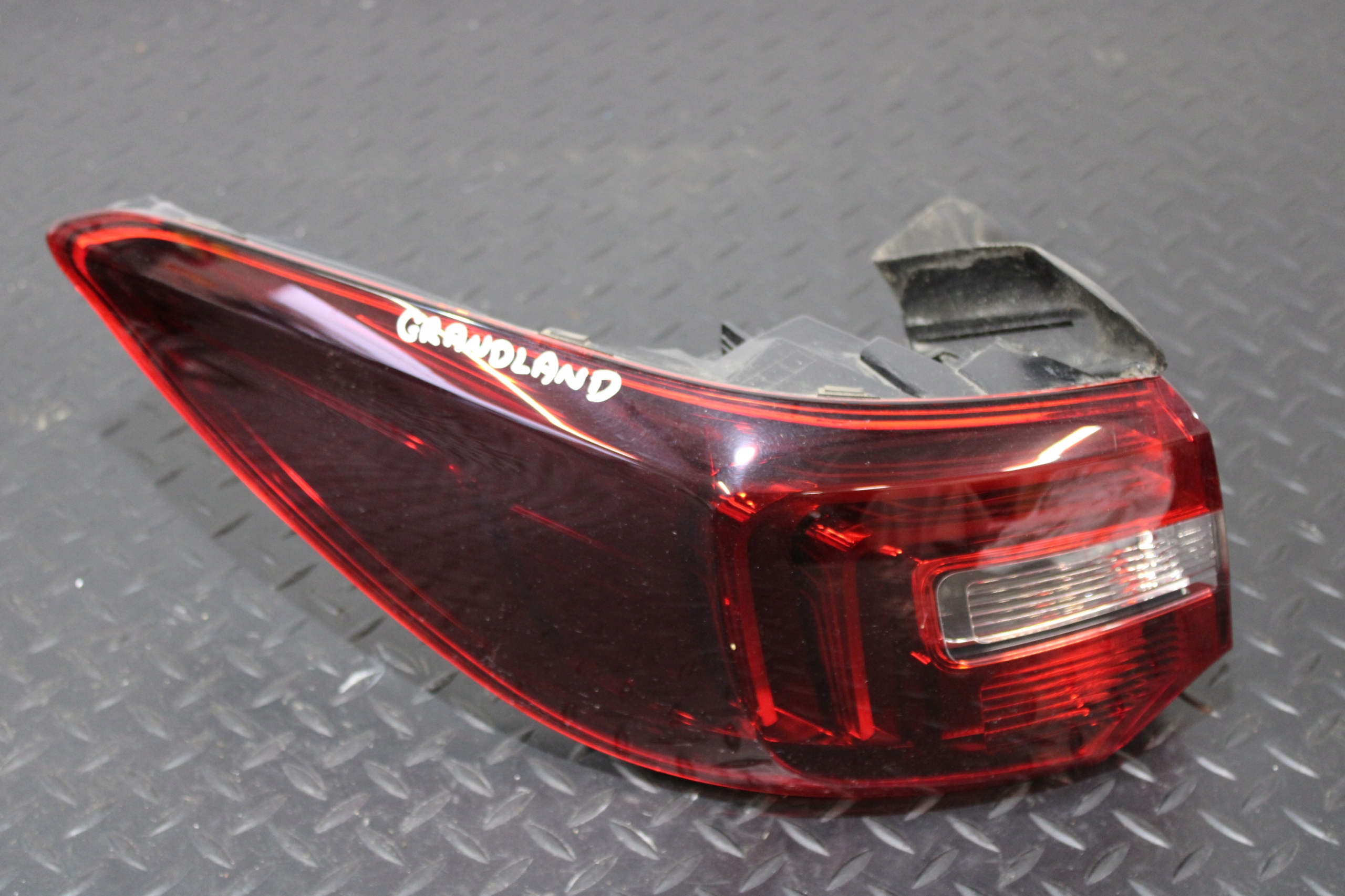 light left rear part left rear OPEL GRANDLAND X 2019