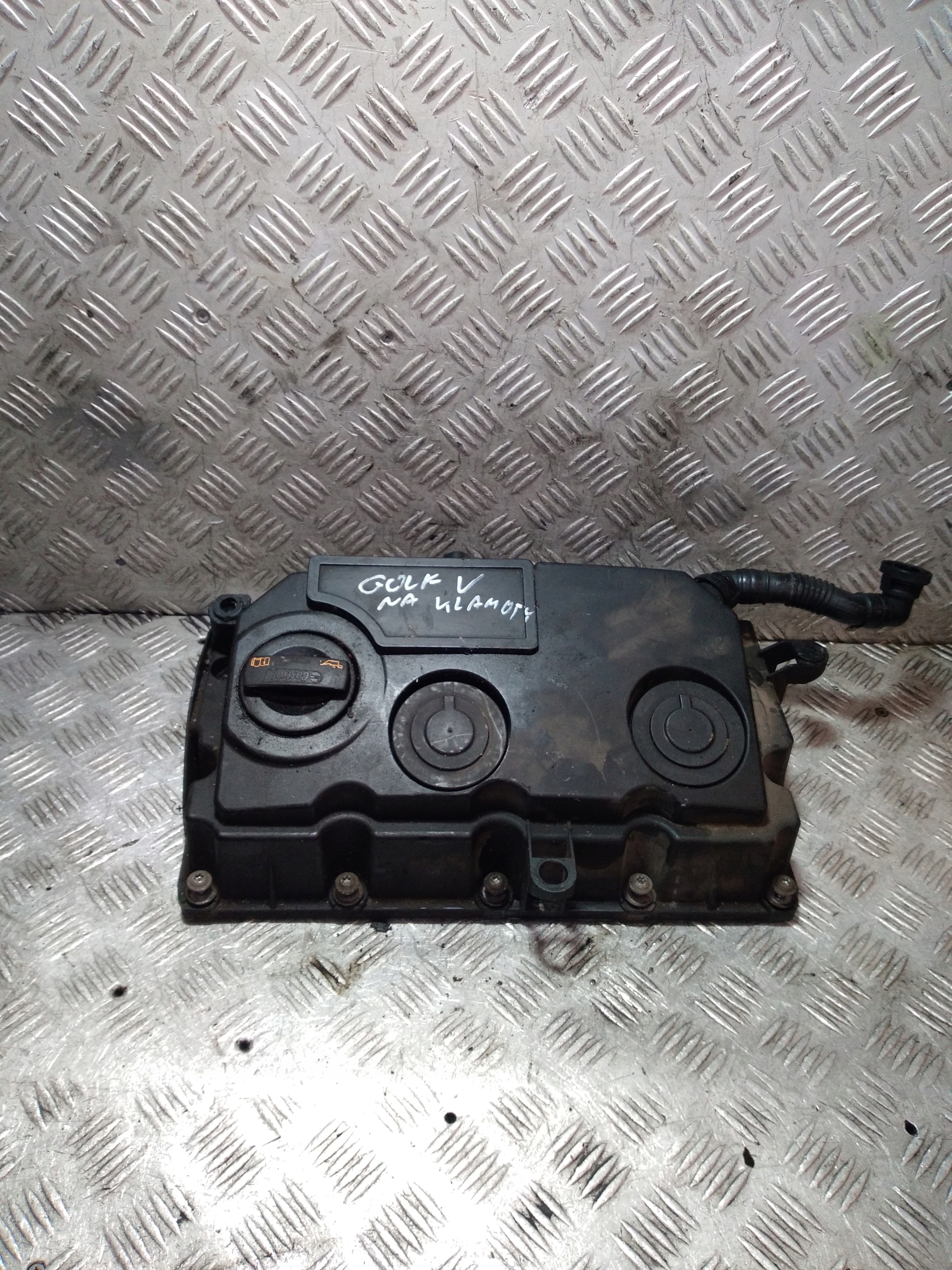 Abdeckung der Ventile VOLKSWAGEN GOLF 5 03G103475E 1.9