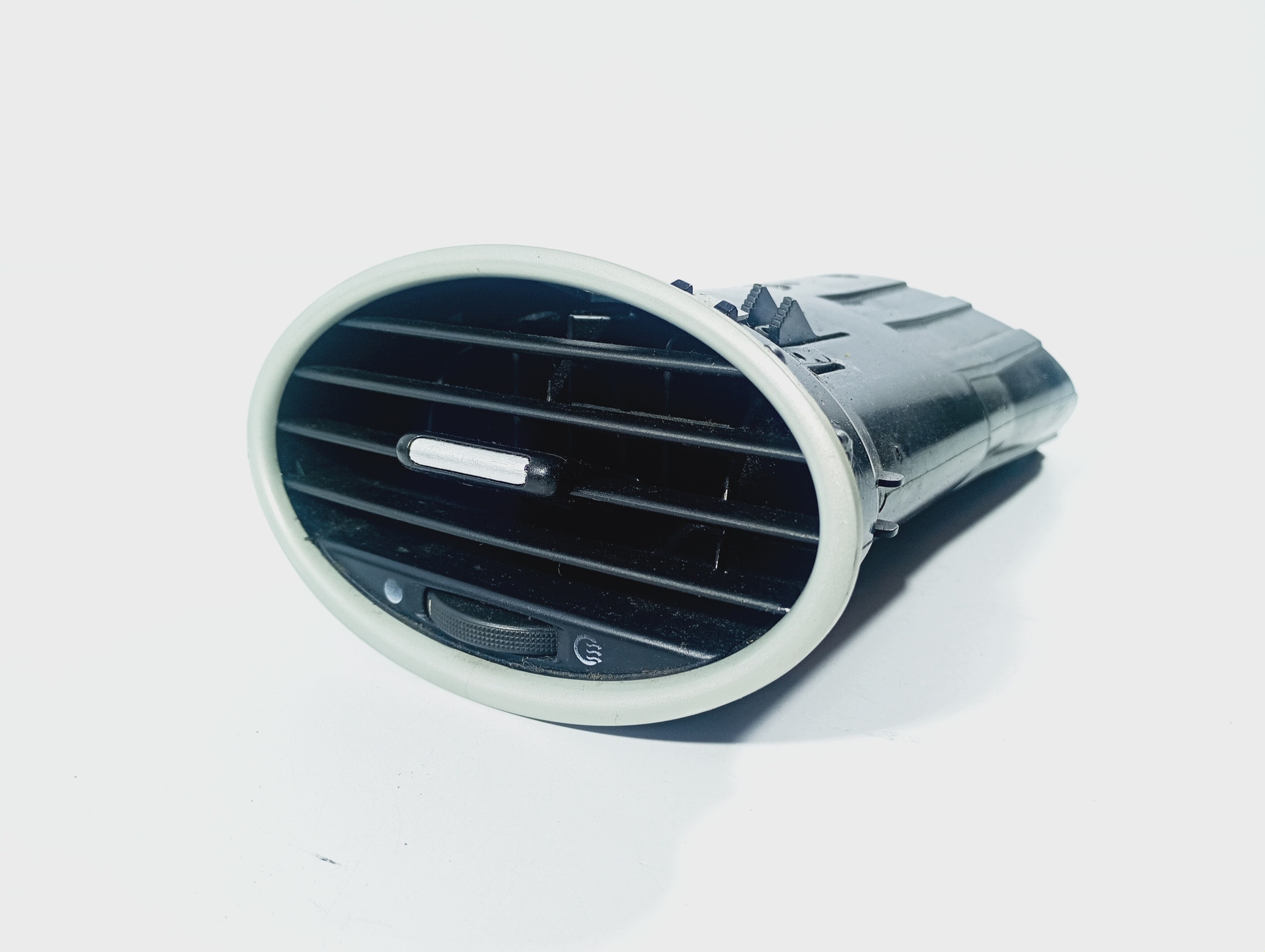 grid air conditioning devices air universal OE 4M51A014L21AE Ford Focus 2 II 08-11