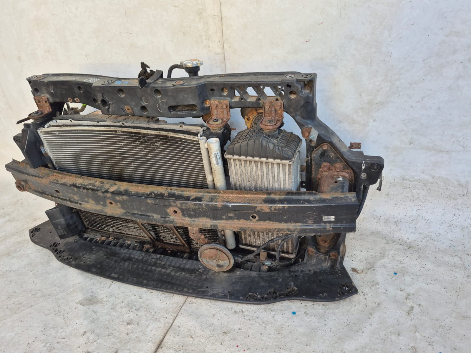 HYUNDAI I20 and LIFT CRDI 12- support panel for radiators pillar iron