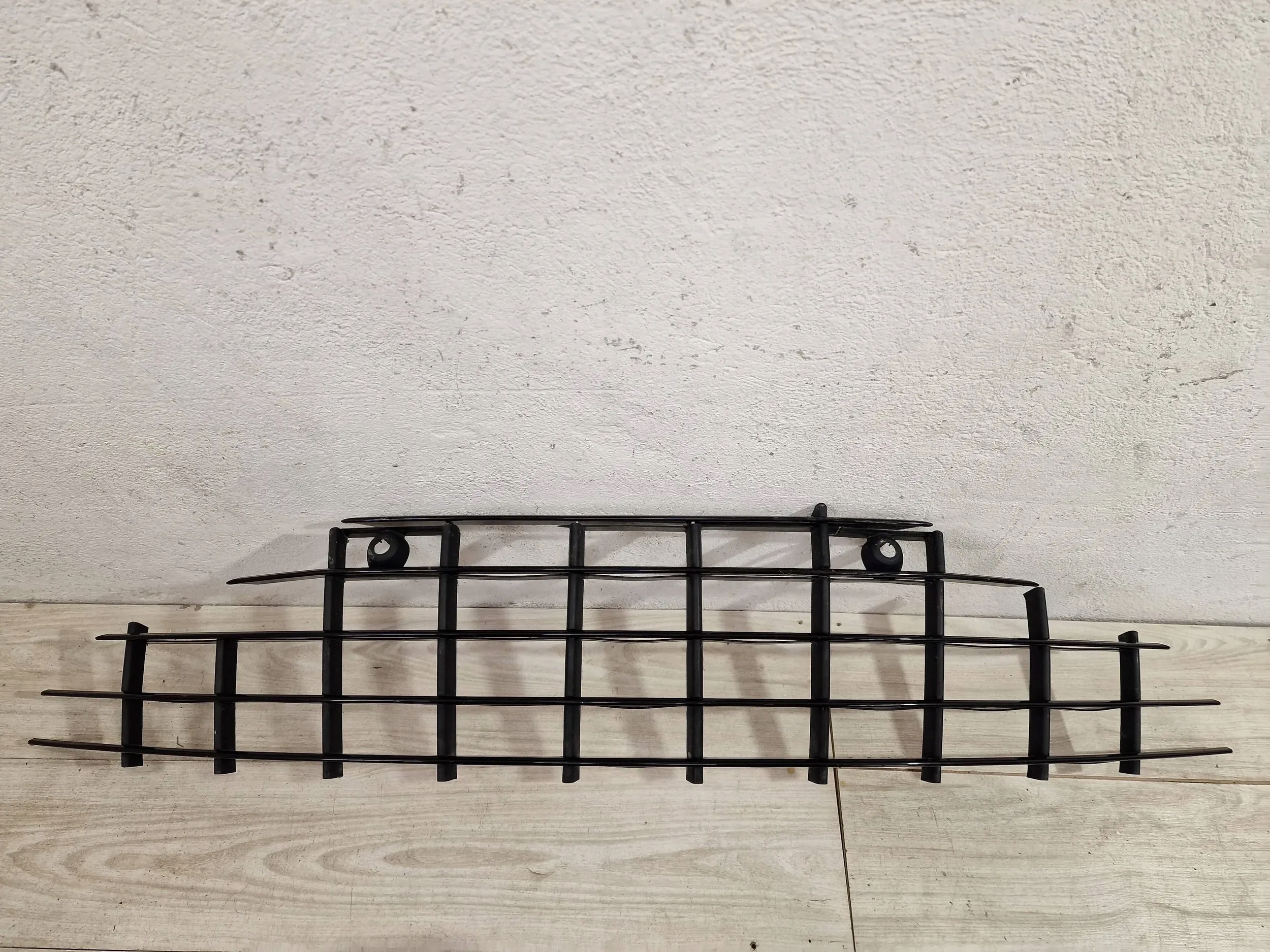 Aston Martin Vantage IV Atrapa chłodnicy