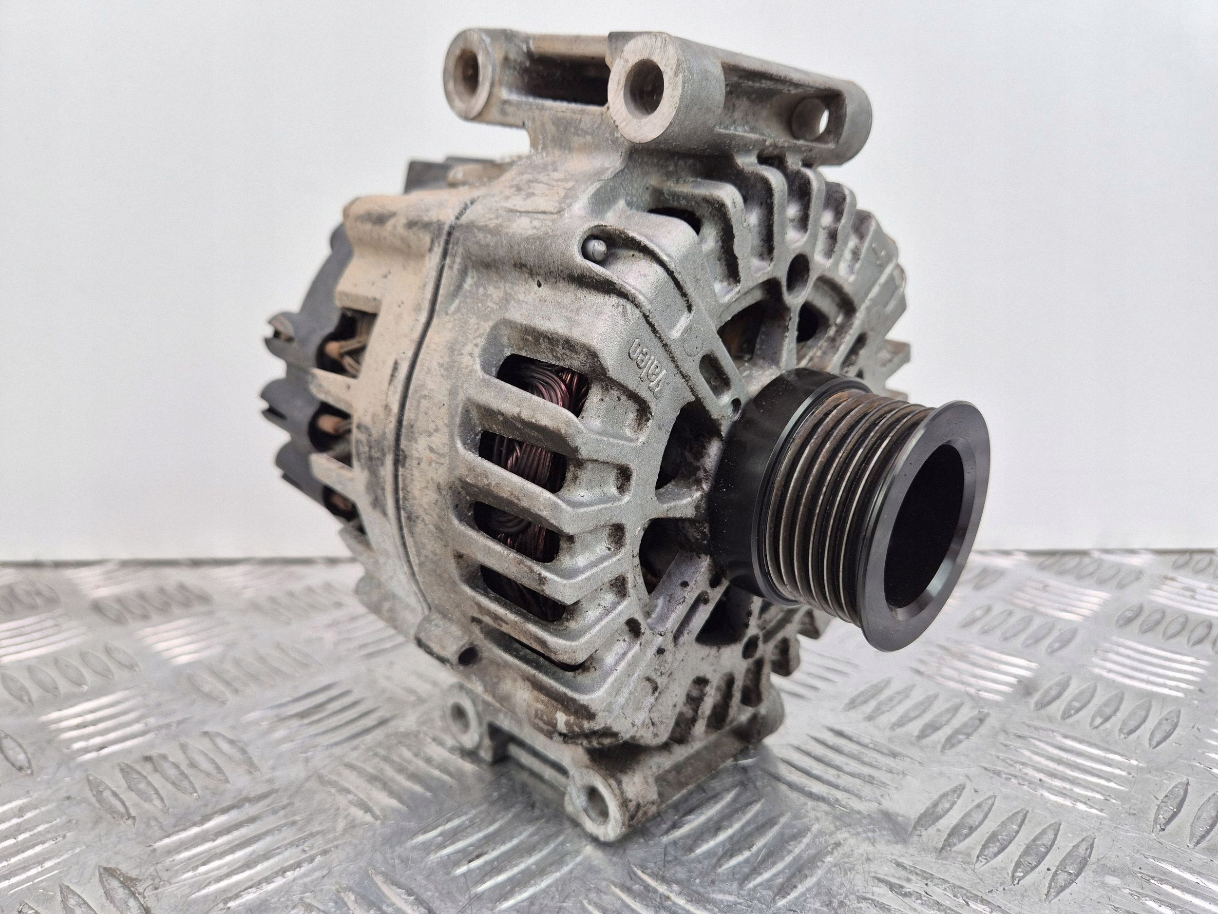 Mercedes Sprinter 2.2 cdi W907 W910 alternator A0009068404