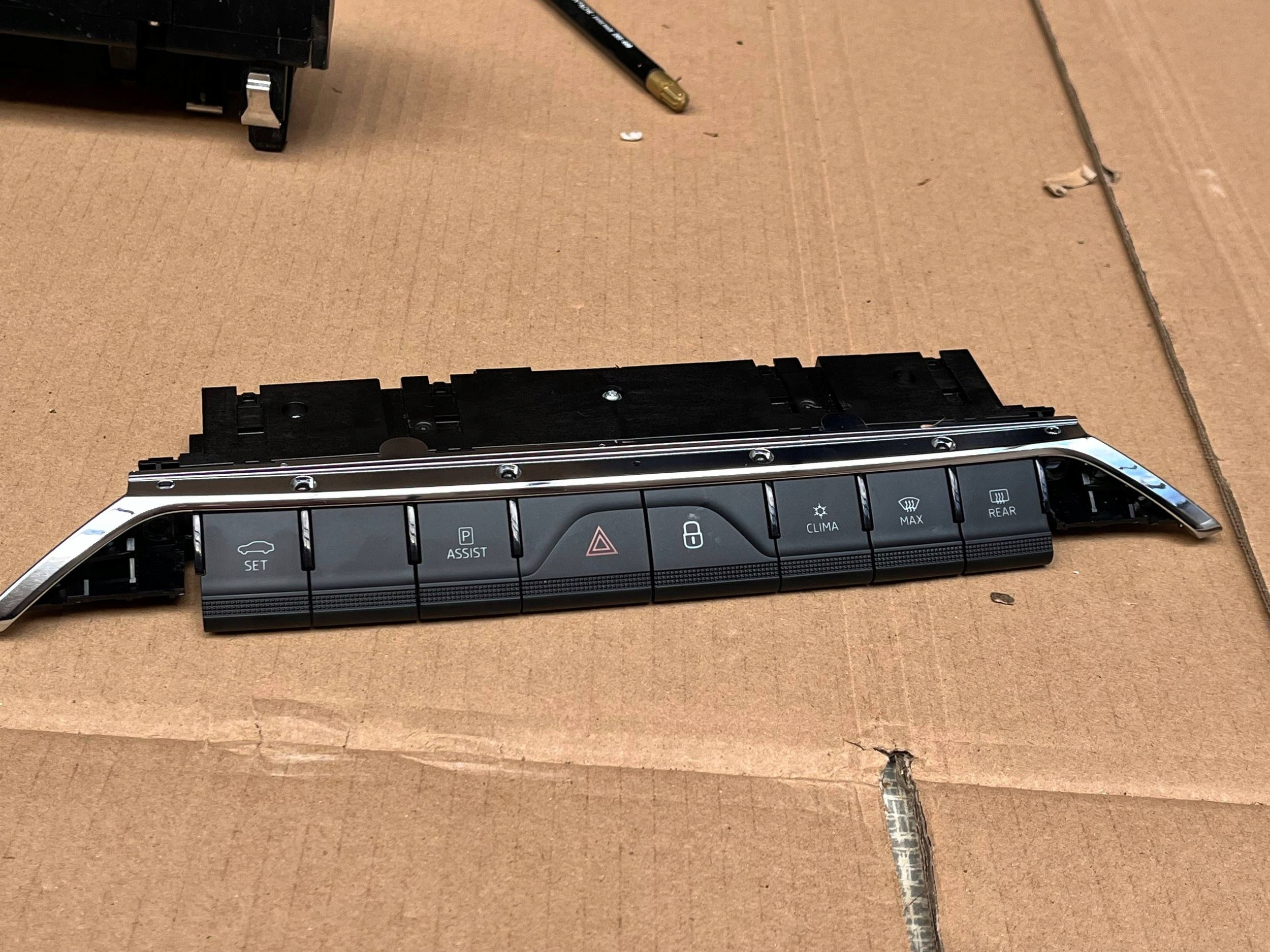 Couverture Aile Gauche Bouche buse Audi Q7 4M W251