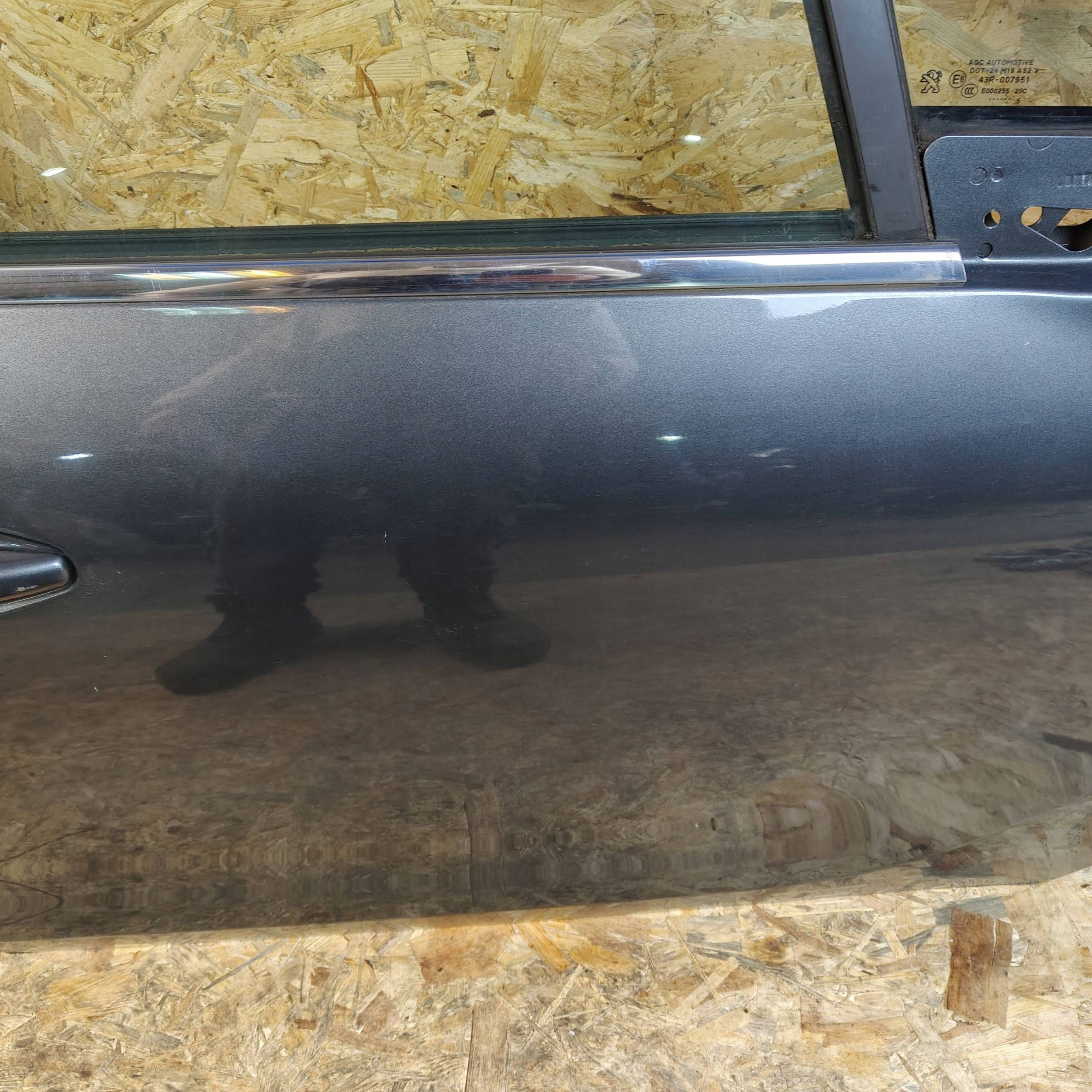 door front front side right Peugeot 208 and
