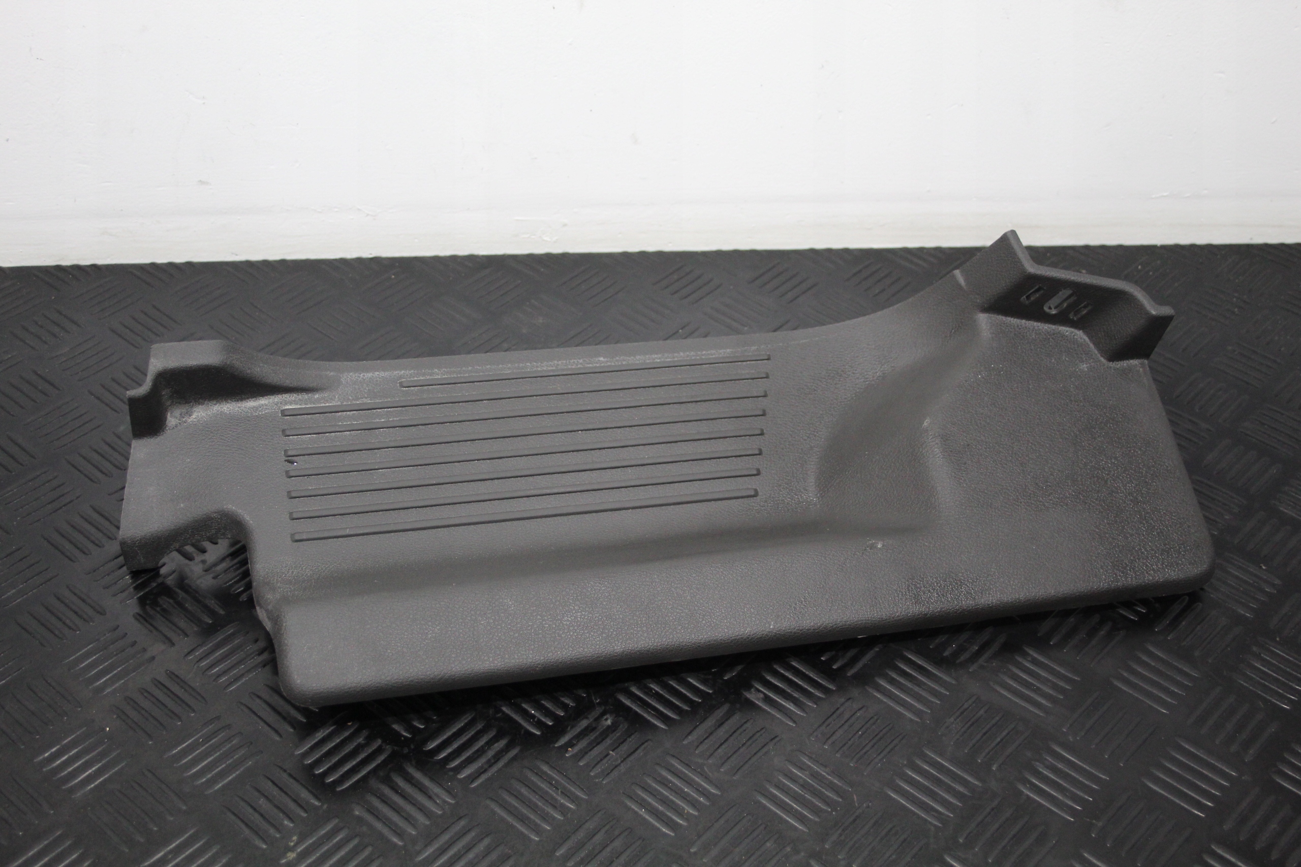 BLENDE ABDECKUNG RECHTS FORD TRANSIT COURIER LIFT ET76-A13244-BEW