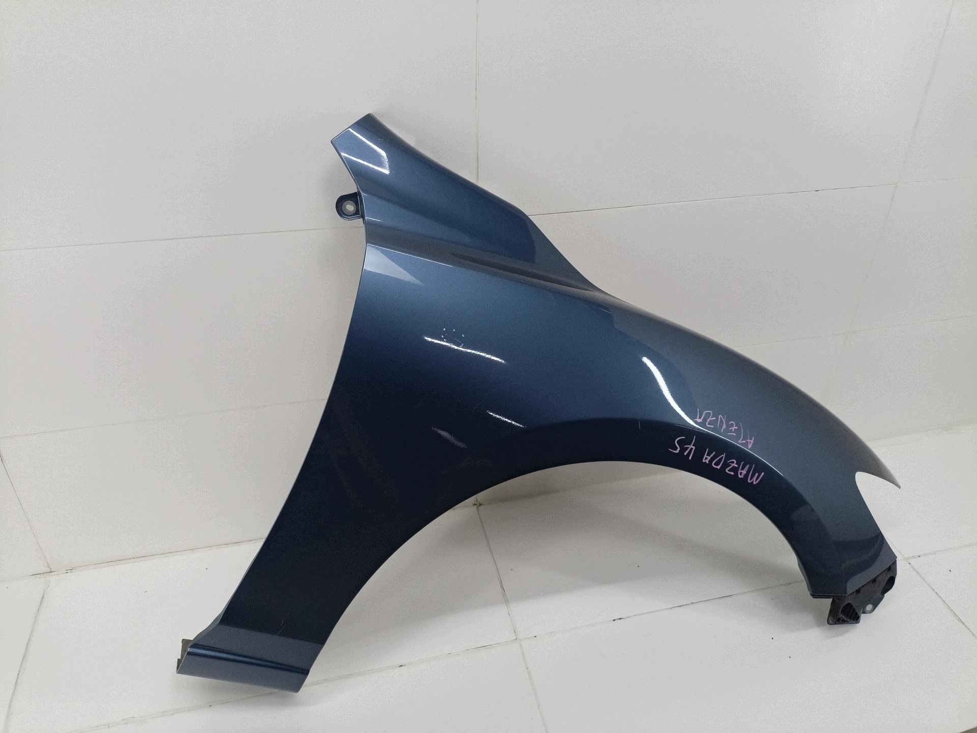 fender front right side Mazda 6 3 2014