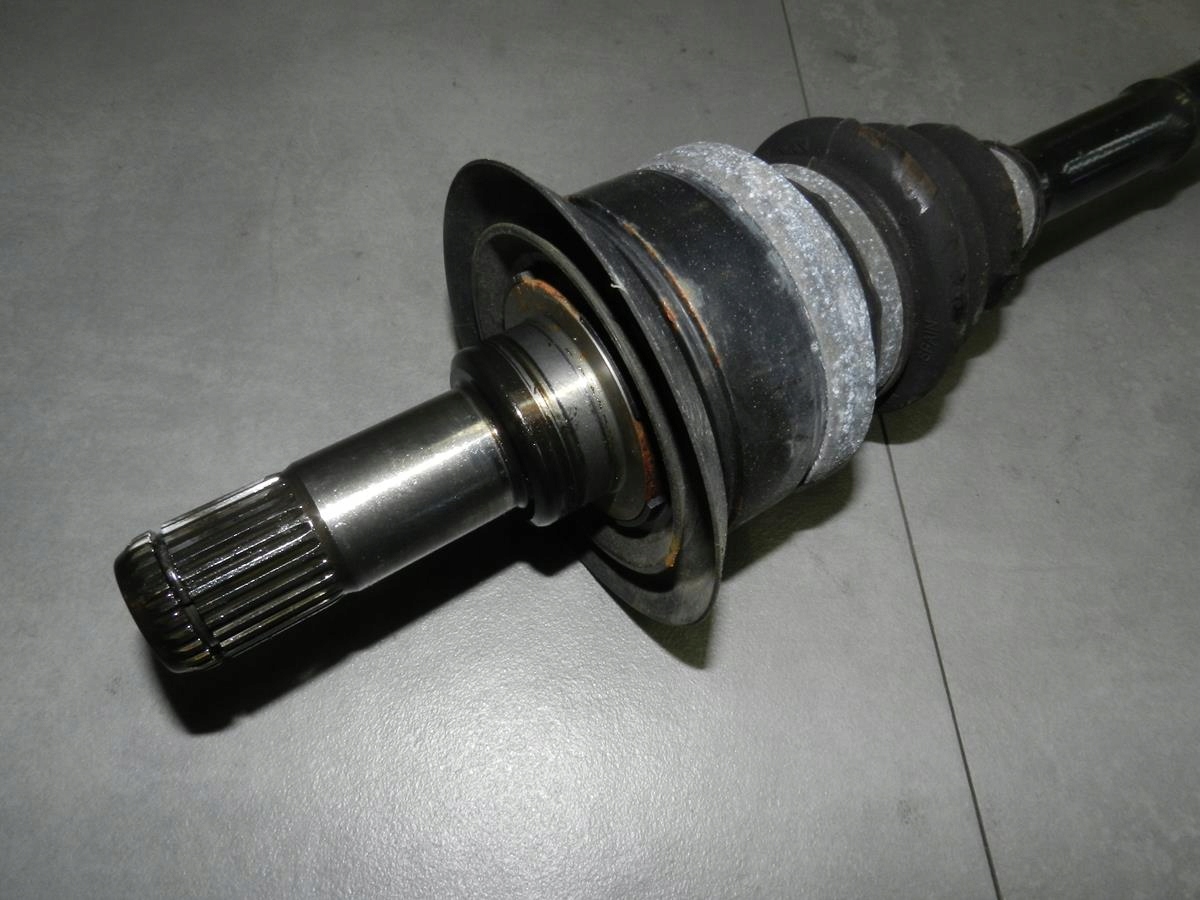 BMW 1 F20 118Xd semi-axis left rear part 7597681