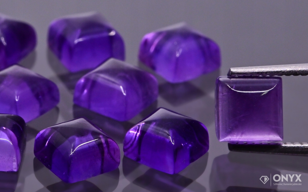 Ametyst A kabošon čtverec 8x8 mm