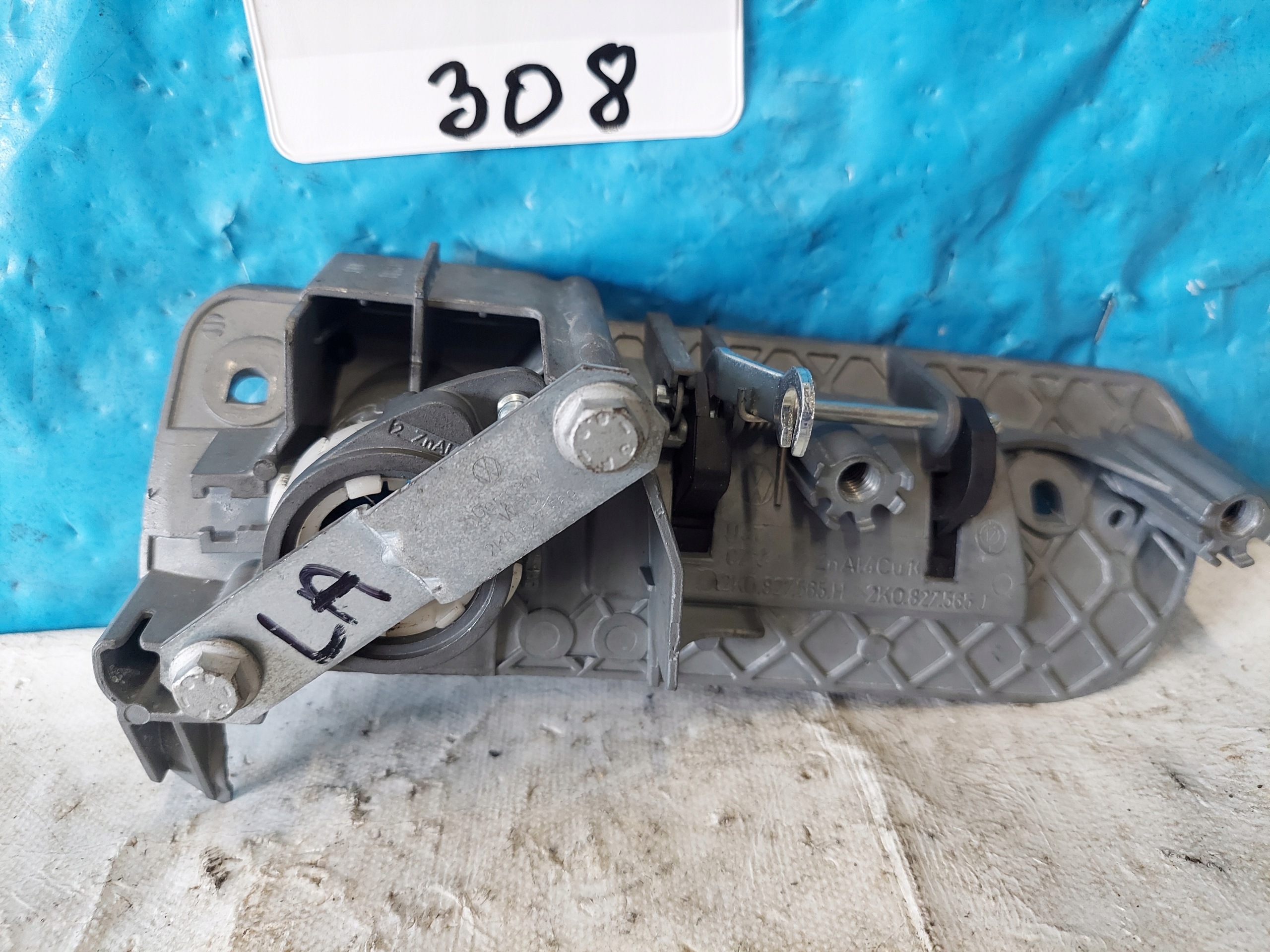 handle left rear part CADDY III 2K0827565H