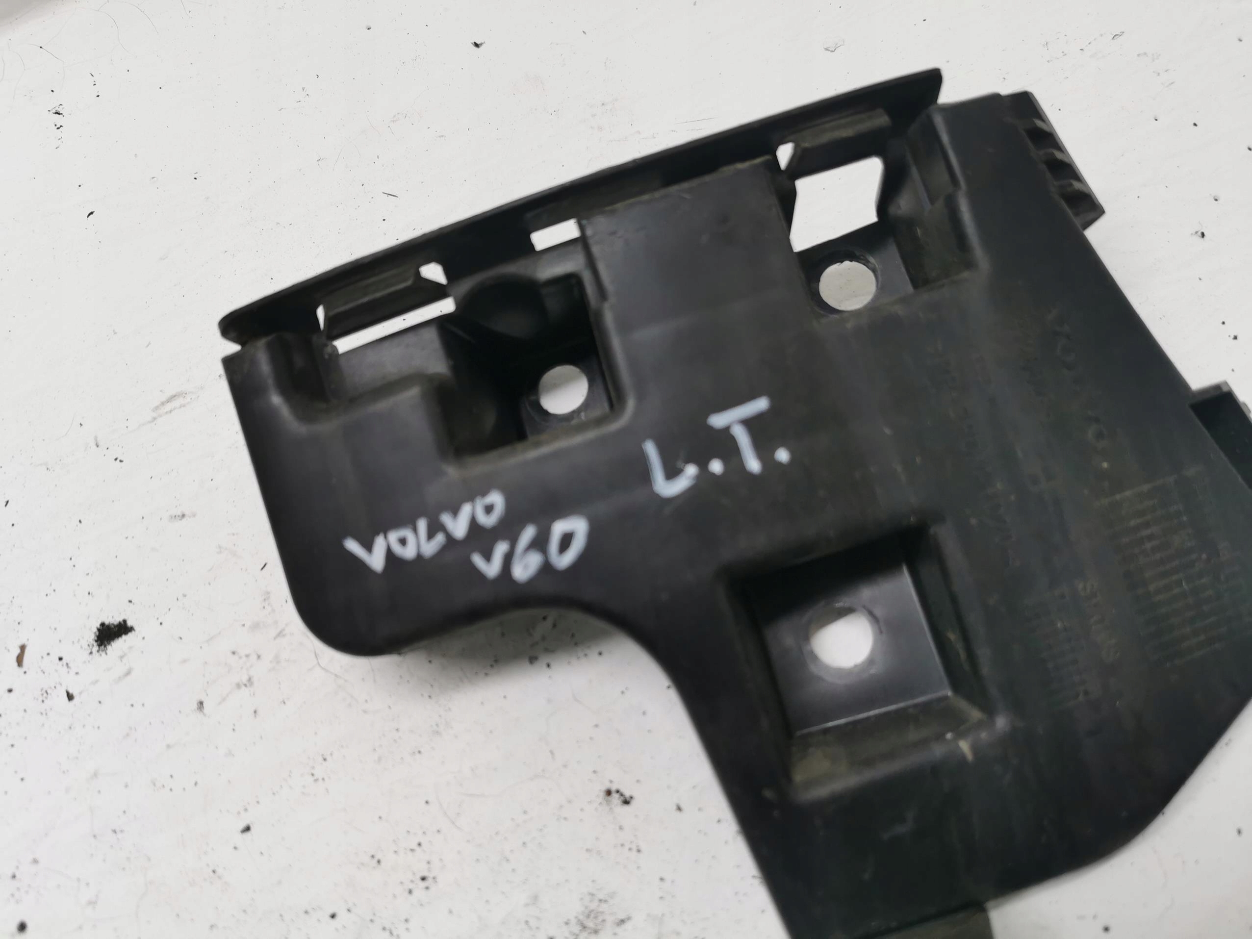 bumper bracket left rear part VOLVO V60 II 31265285