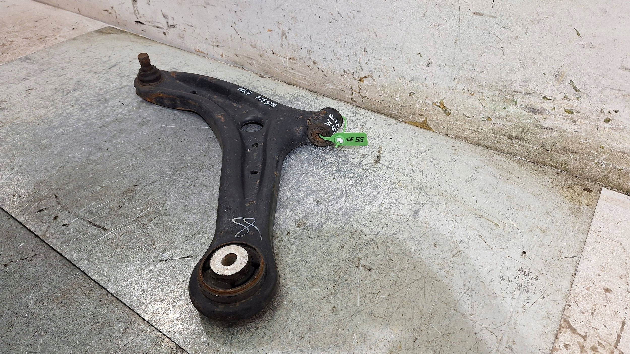 arm left front 8V51-3041-BH FORD FIESTA MK7 08