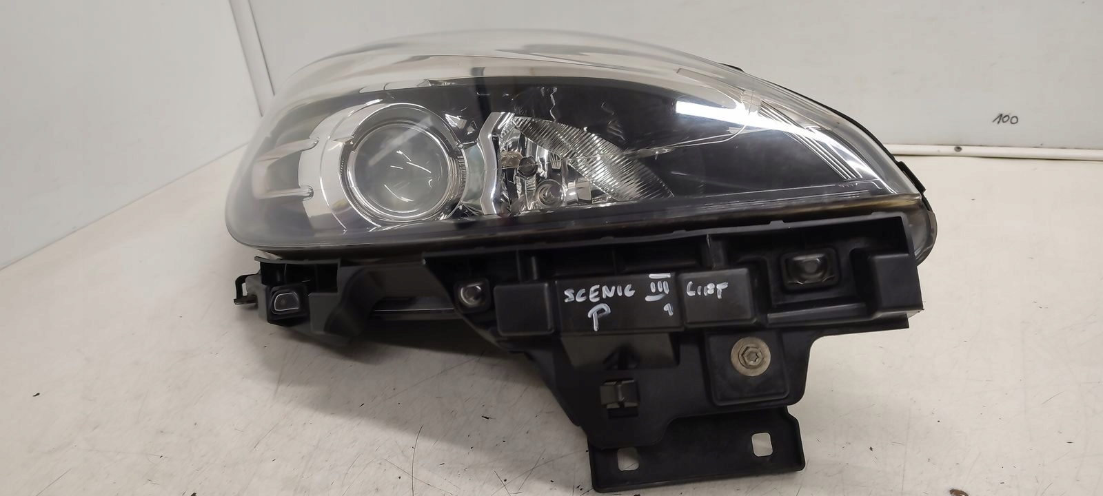 light front front right Renault Scenic III LIFT