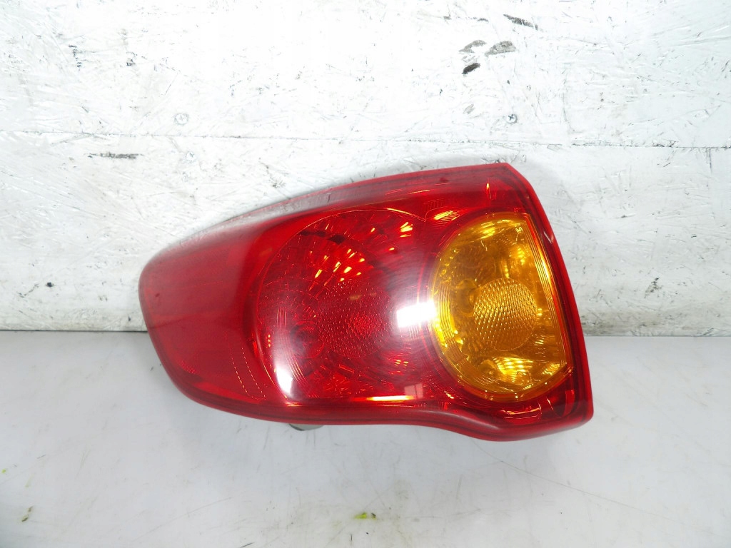 TOYOTA COROLLA E14 E15 Licht heck links KOITO 12-515