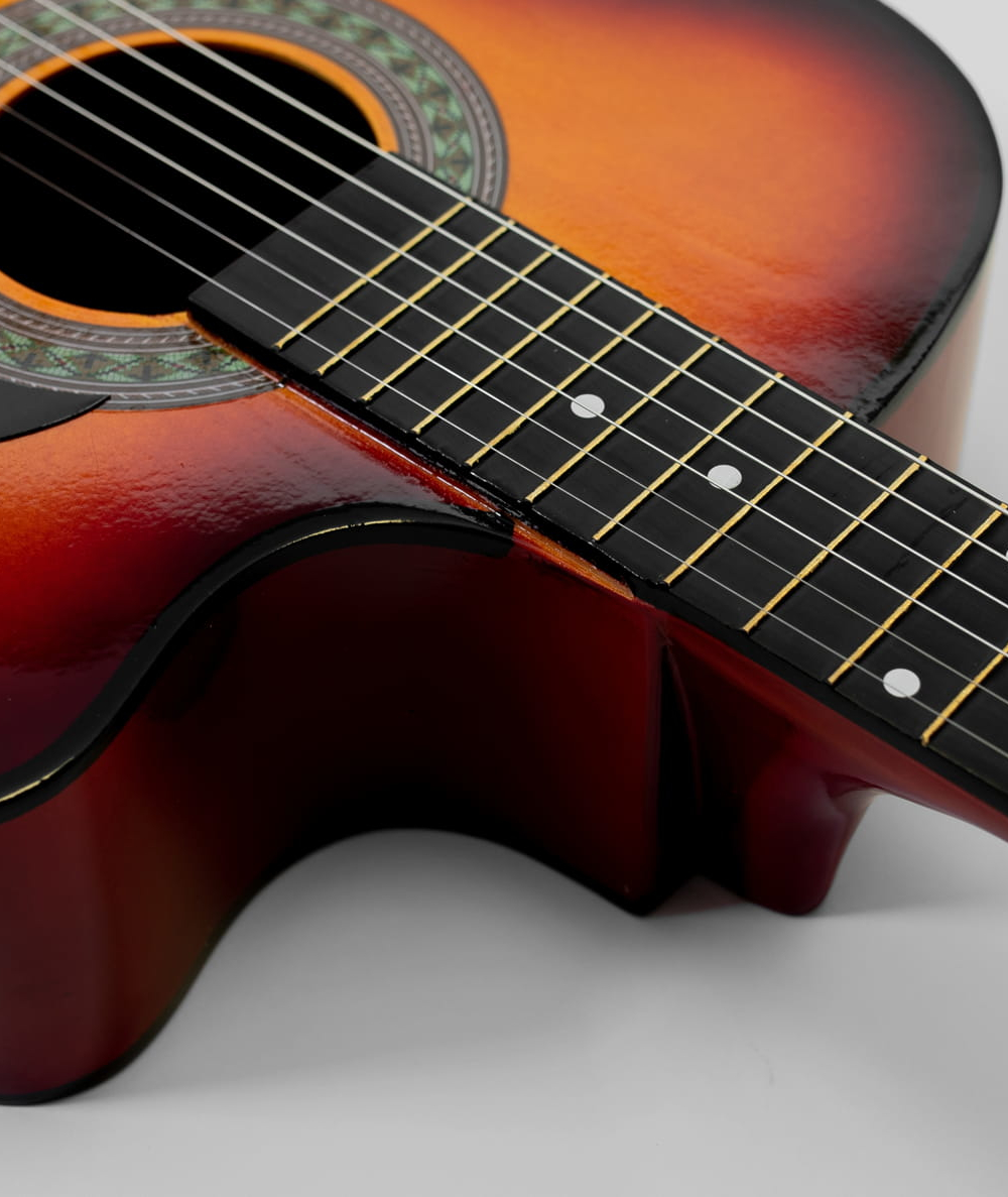 GITARA AKUSTYCZNA PEŁNOWYMIAROWA 4/4 MODENA K-30 + AKCESORIA + TUNER BURSZ. Waga produktu z opakowaniem jednostkowym 2.5 kg