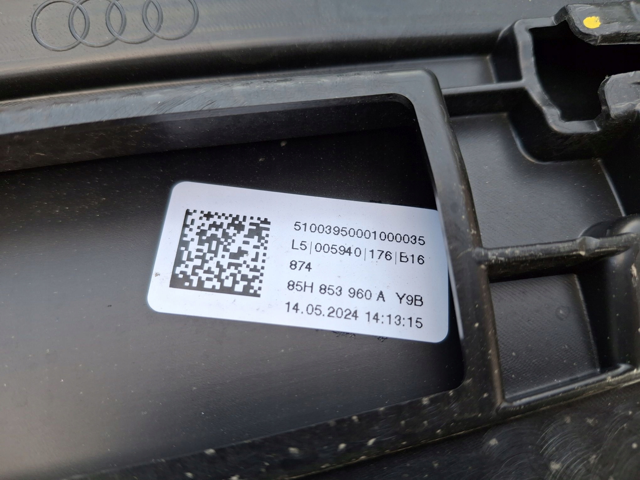 moulding for door right front AUDI Q6 E-TRON 2023R->