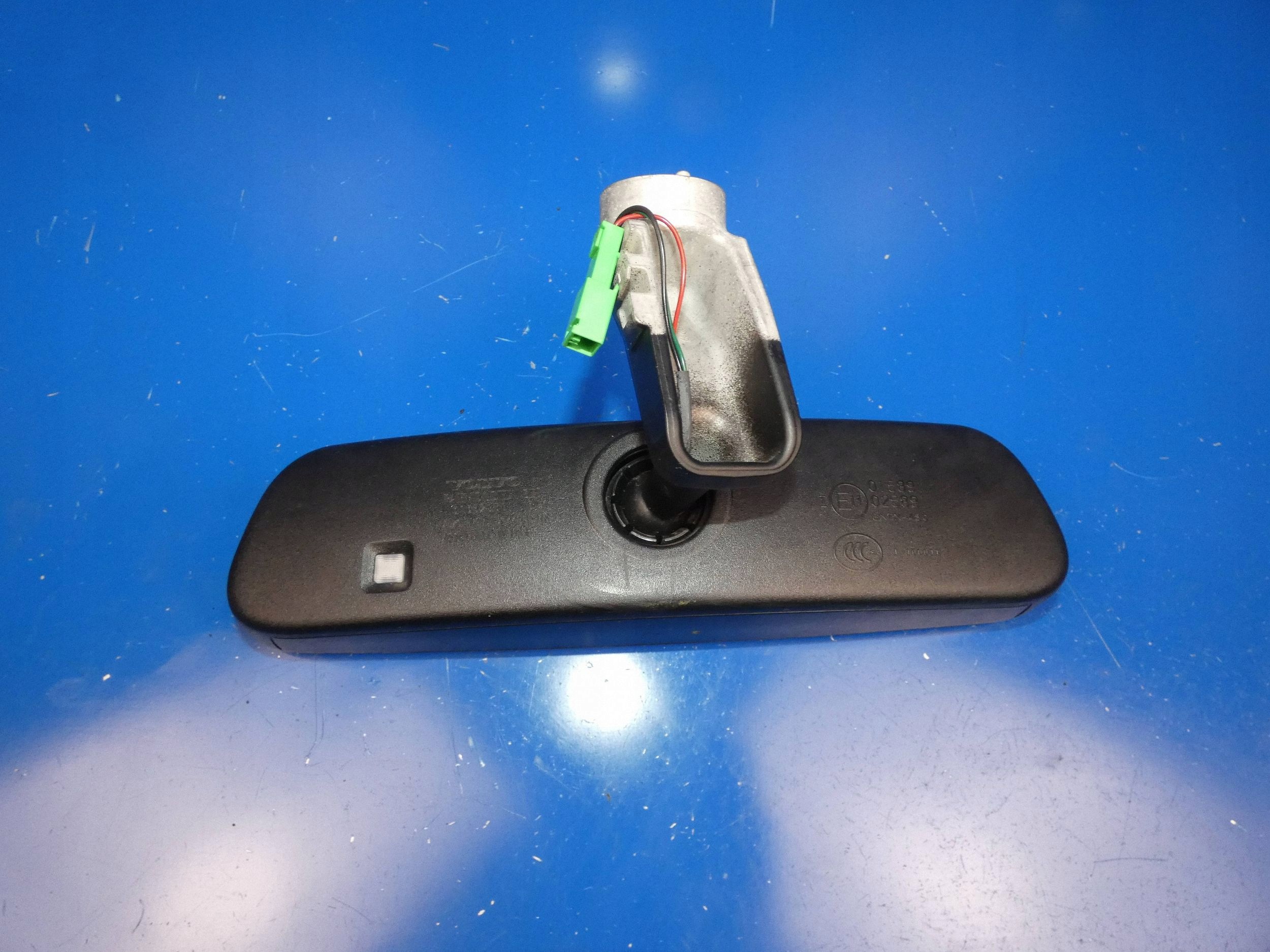 VOLVO XC60 and mirror inner reversely