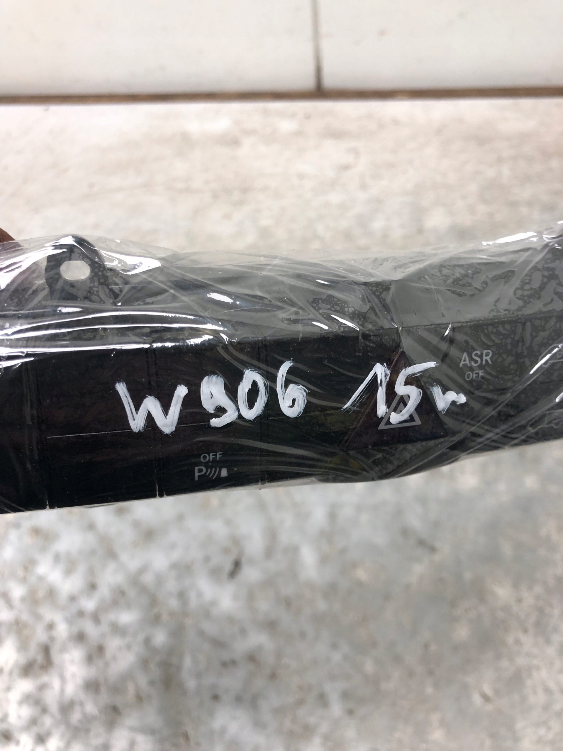 PANEL PRZYCISKI Console MERCEDES SPRINTER W906 A9068701310