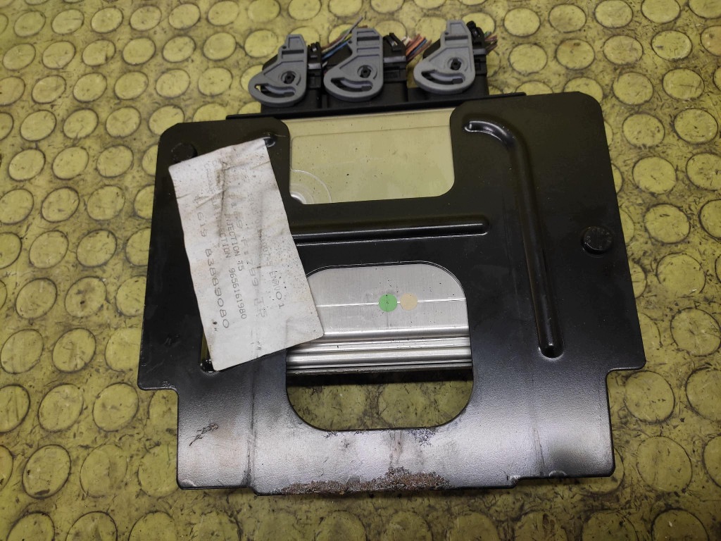 PEUGEOT 307 control unit of the engine 0281011803