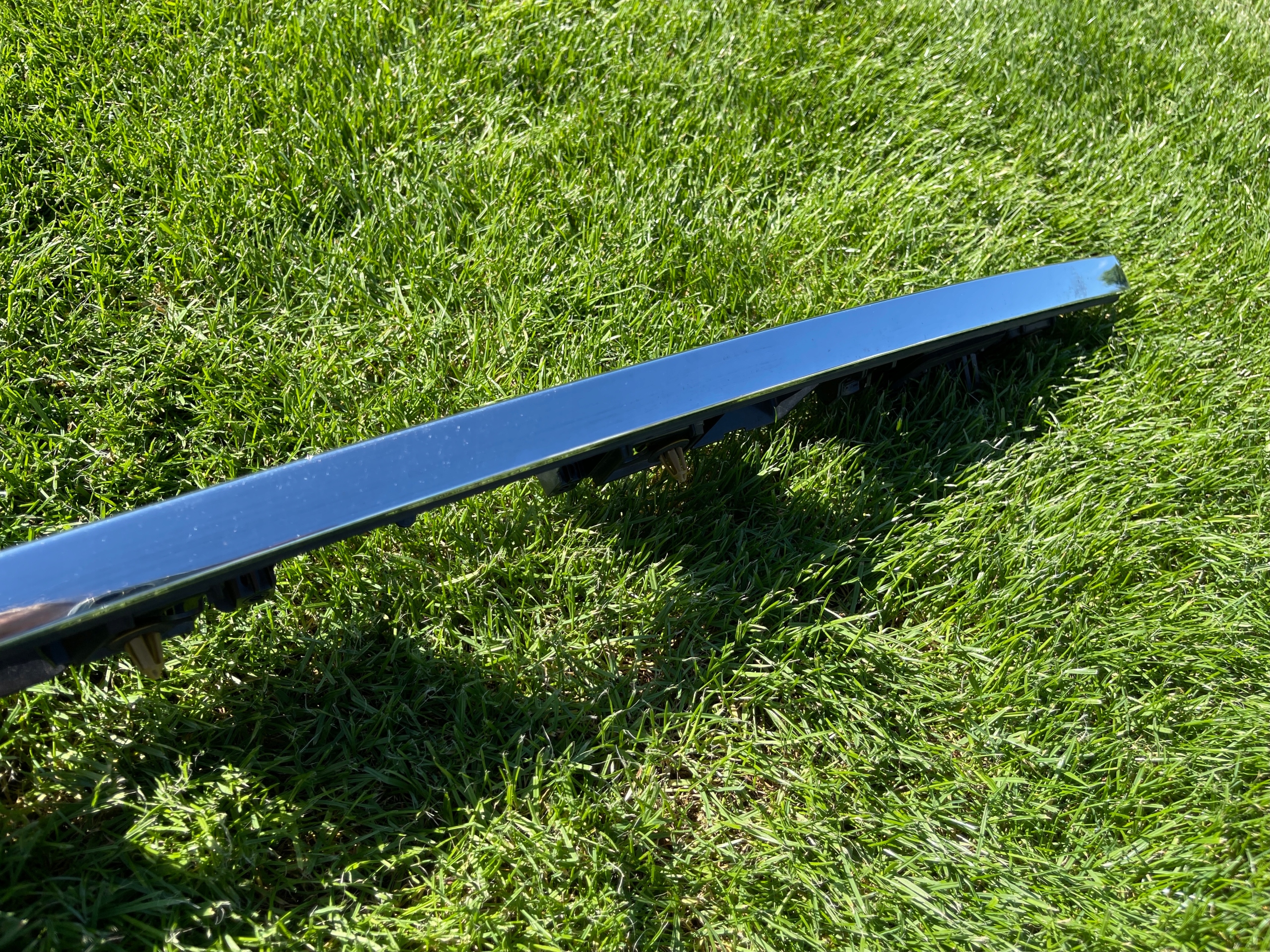 MERCEDES W204 KOMBI BLENDA LISTWA CHROM KLAPY BAGAŻNIKA TYŁ A2047400593 Numery katalogowe zamienników A2047400593