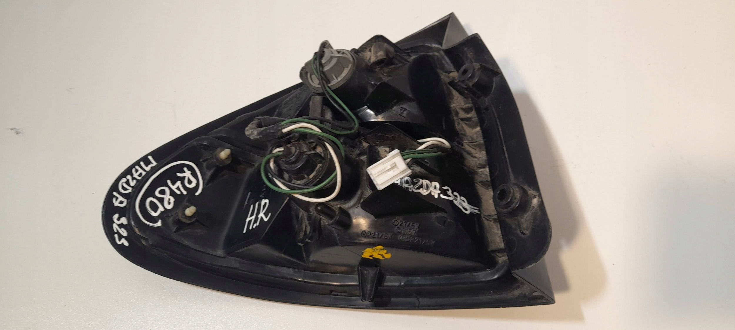 Mazda 323 light rear right 0431436R (R480)