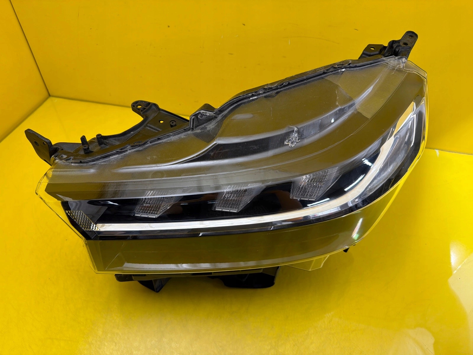 light left front Suzuki SX4 S-Cross II Full Led 21