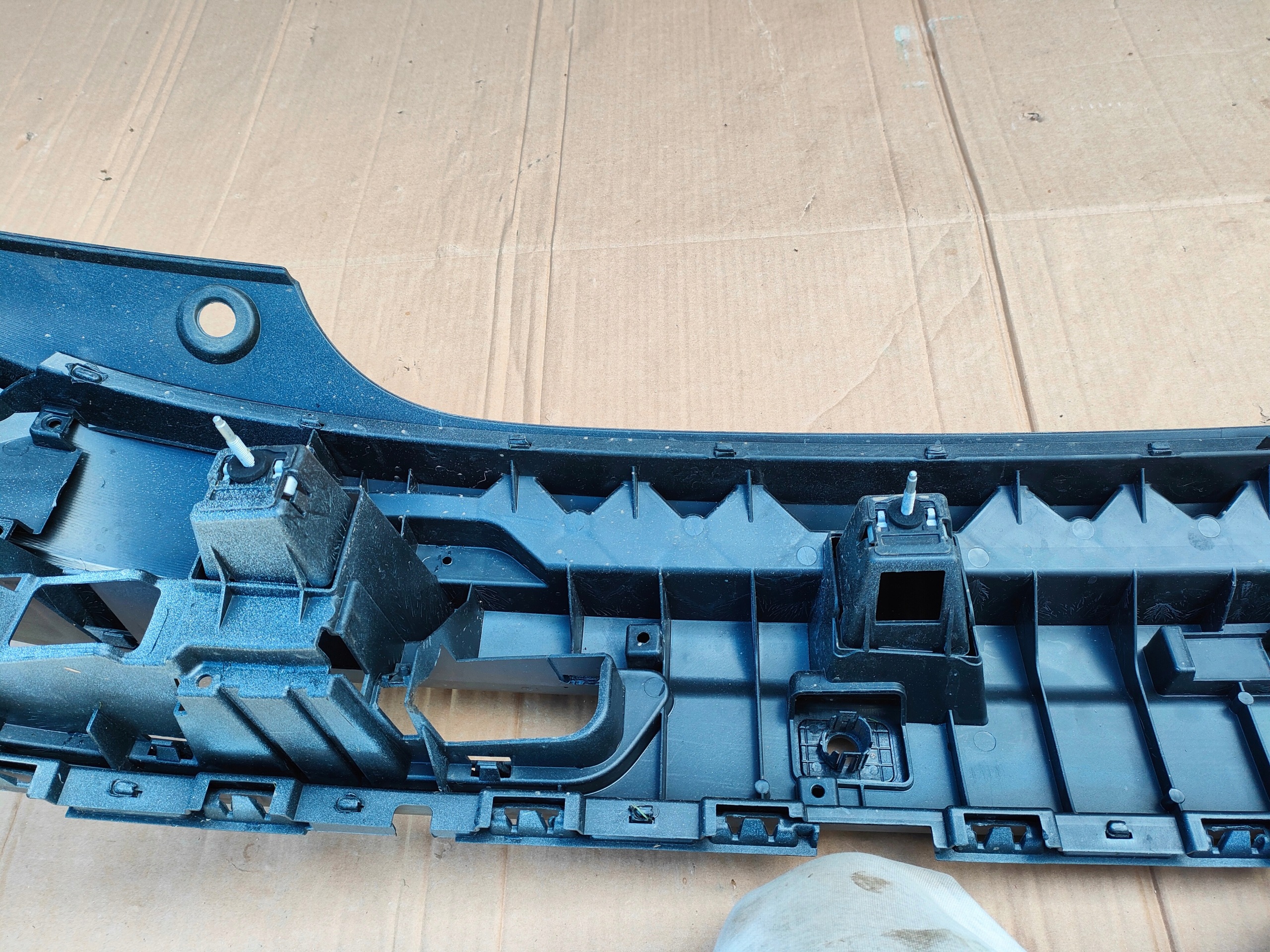 AUDI Q3 LIFT 8U bumper rear part 8U0807385C original