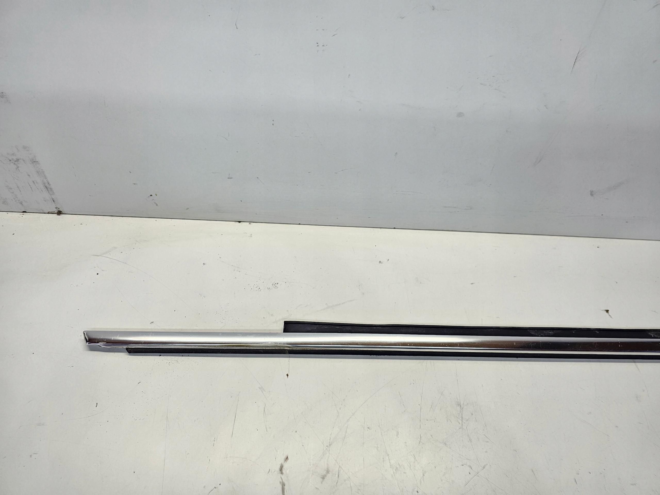 lišta CHROM dveře AUDI A4 B8 PP 8K0853284H