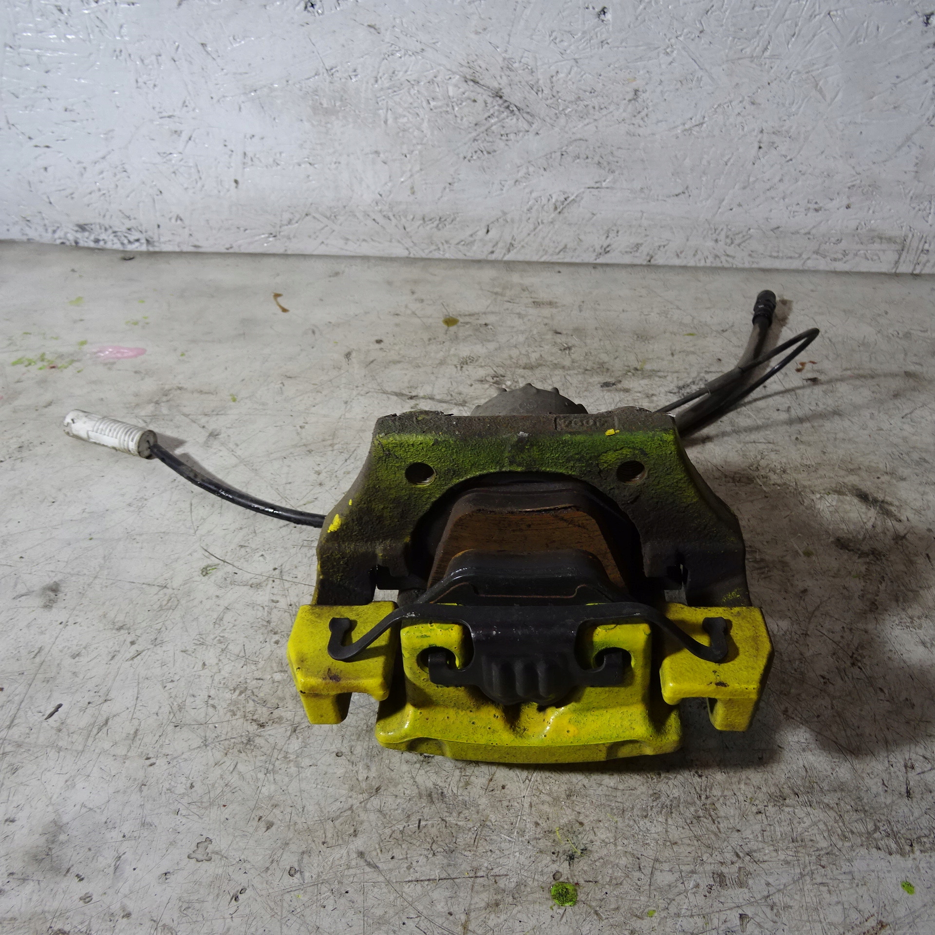 BMW 5 E61 3.0D caliper brake rear part right