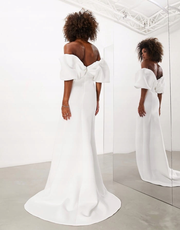 ASO EDITION ŚMIETANKOWA SUKNIA OFF SHOULDER (44) Model brak1