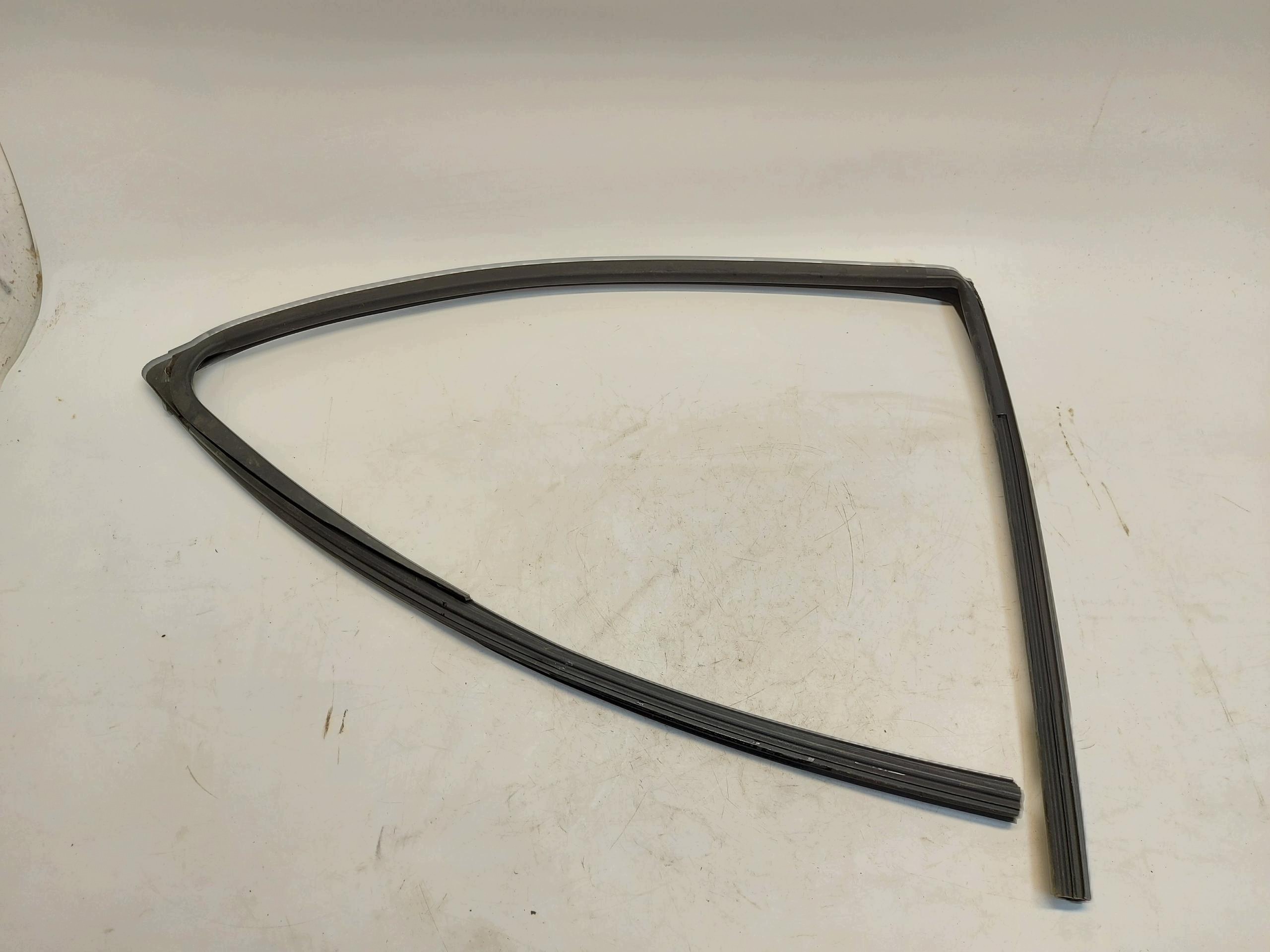 Ford Ranger VI 6 XLT 2023r. gasket door left front